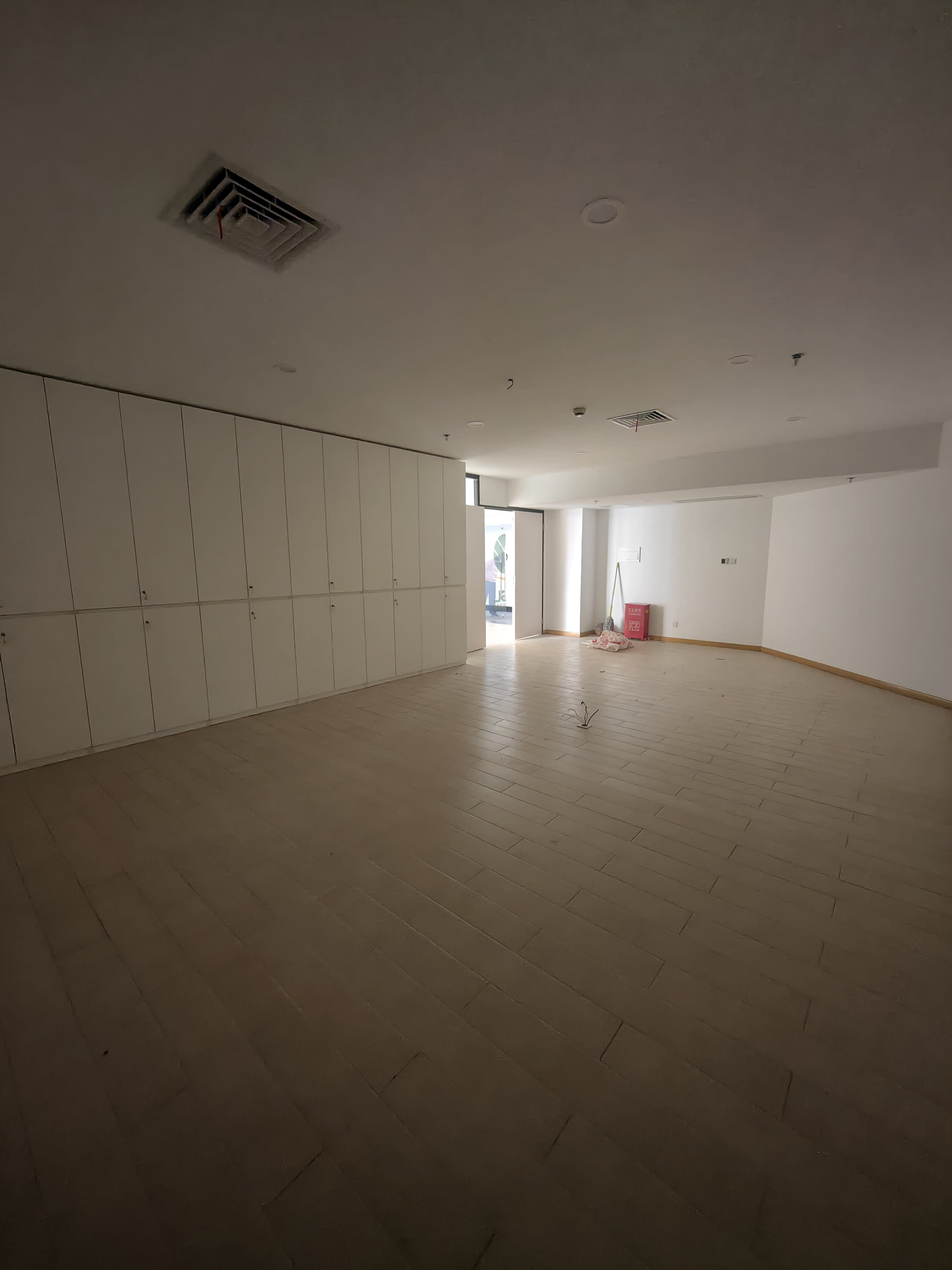 不夜城汉中广场186平米写字楼出租