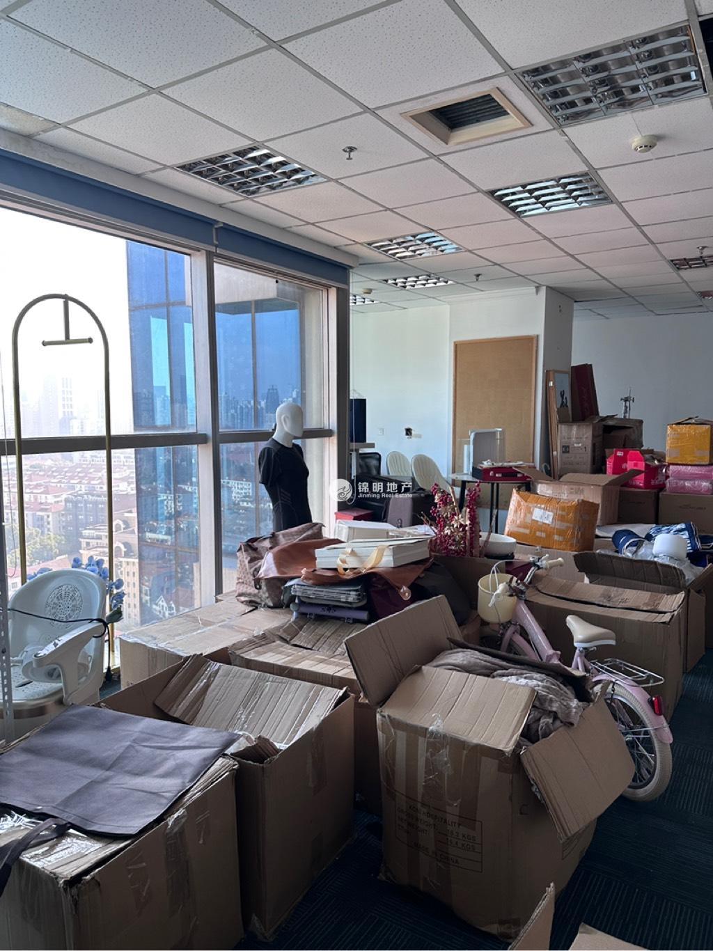 中山公园绿地商务大厦238平米写字楼出租