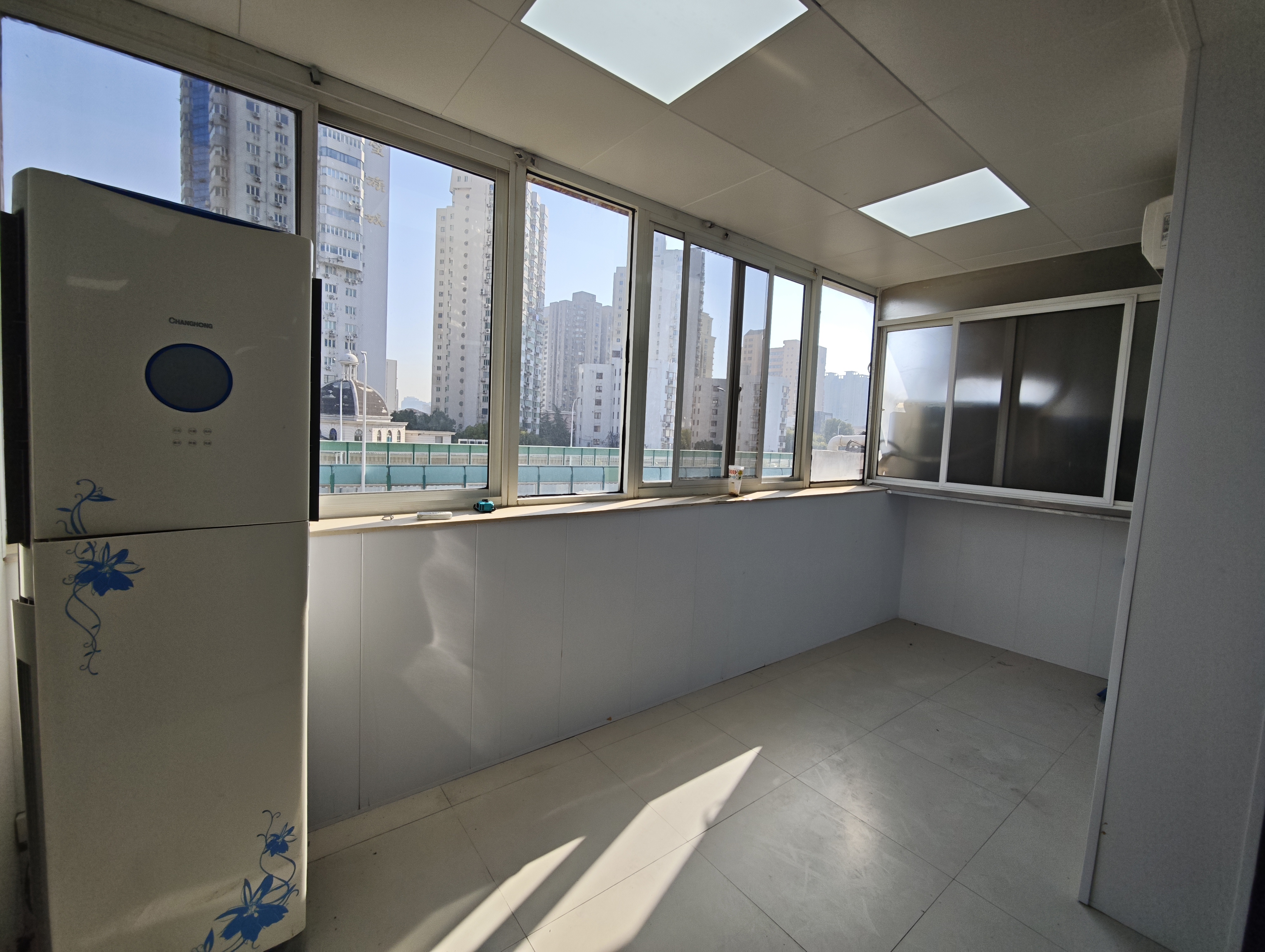 万体馆银海大楼75平米写字楼出租