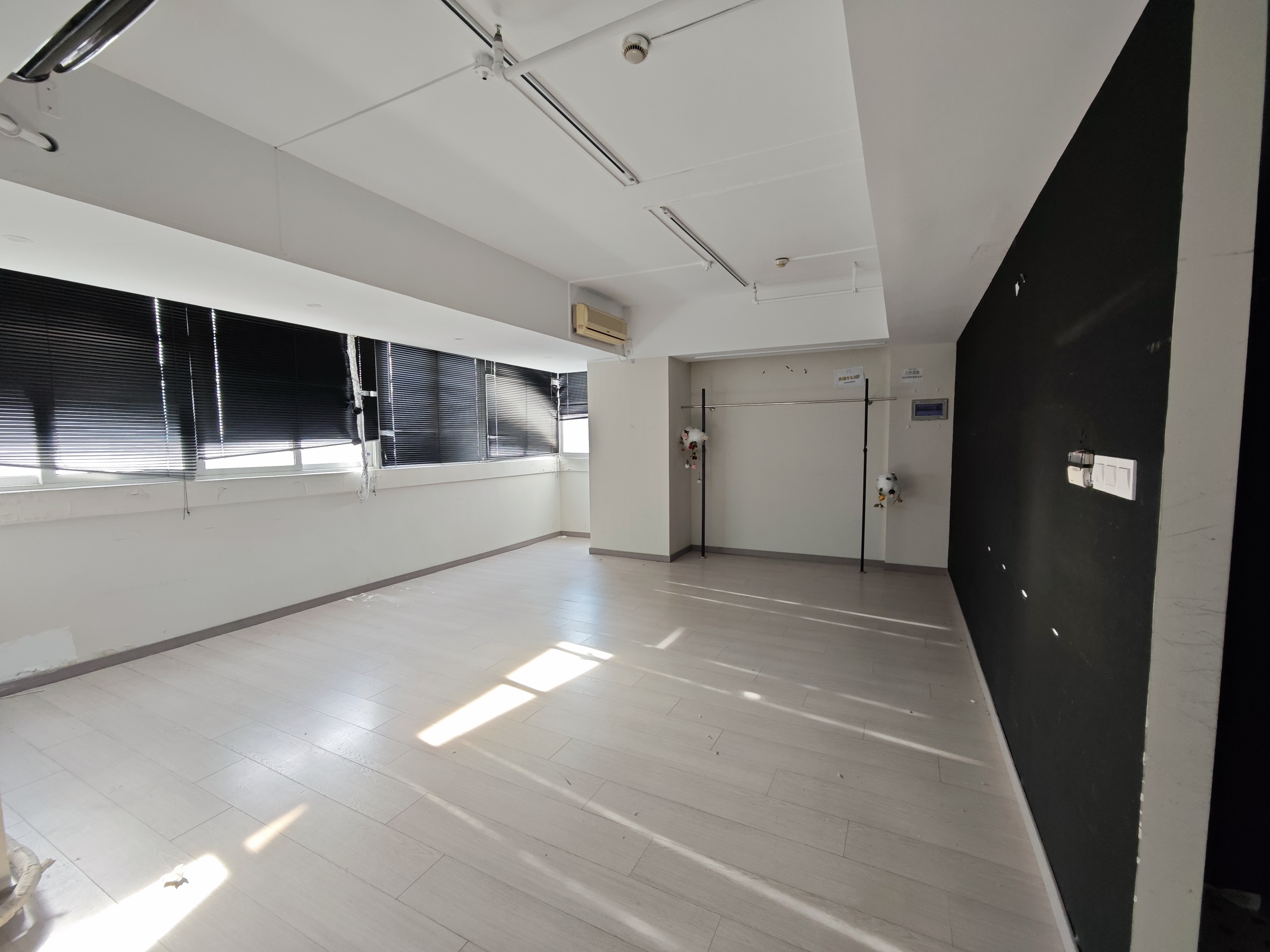 长寿路长久商务中心246平米写字楼出租