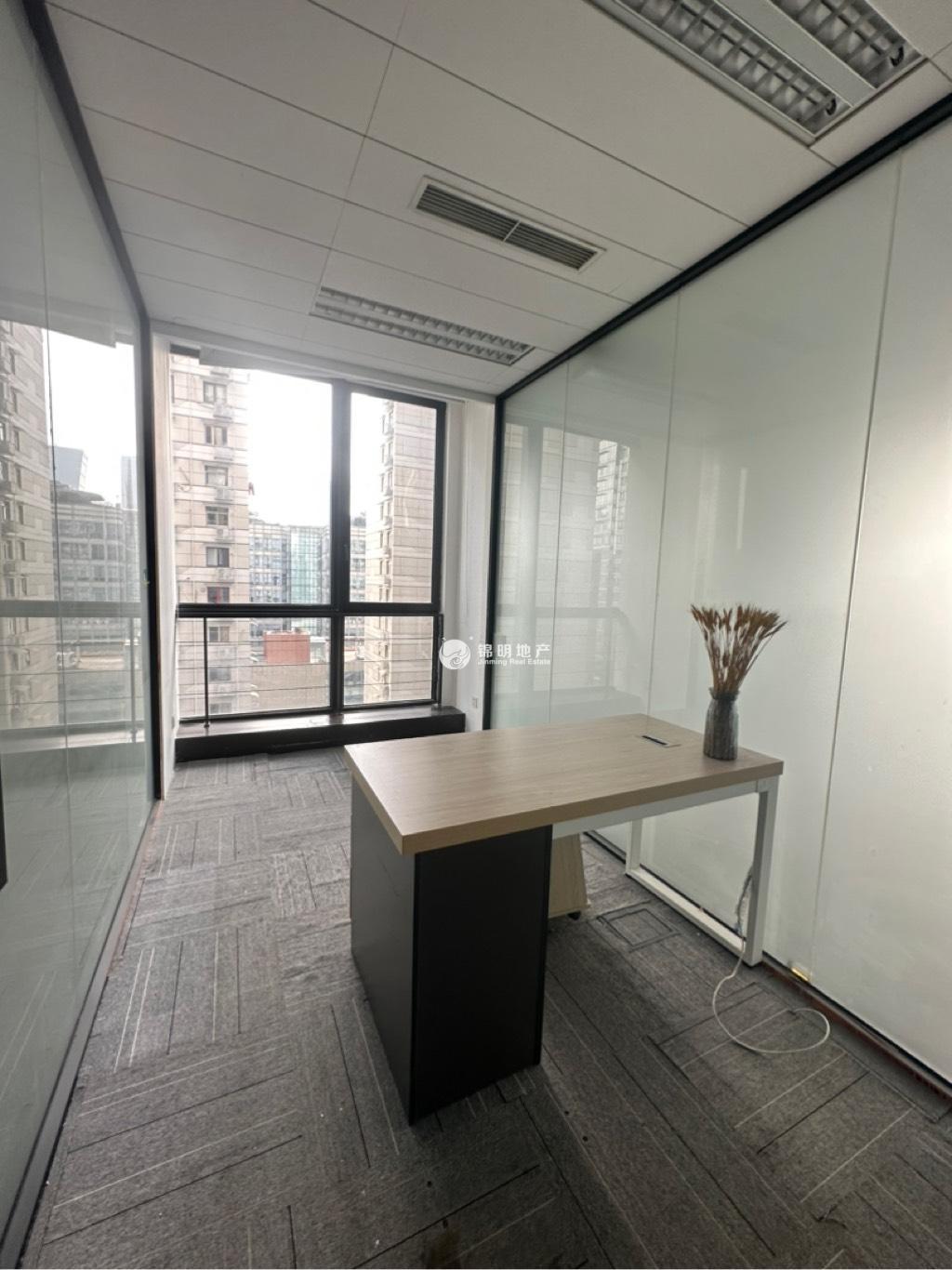 北外滩绿地北外滩中心186平米写字楼出租