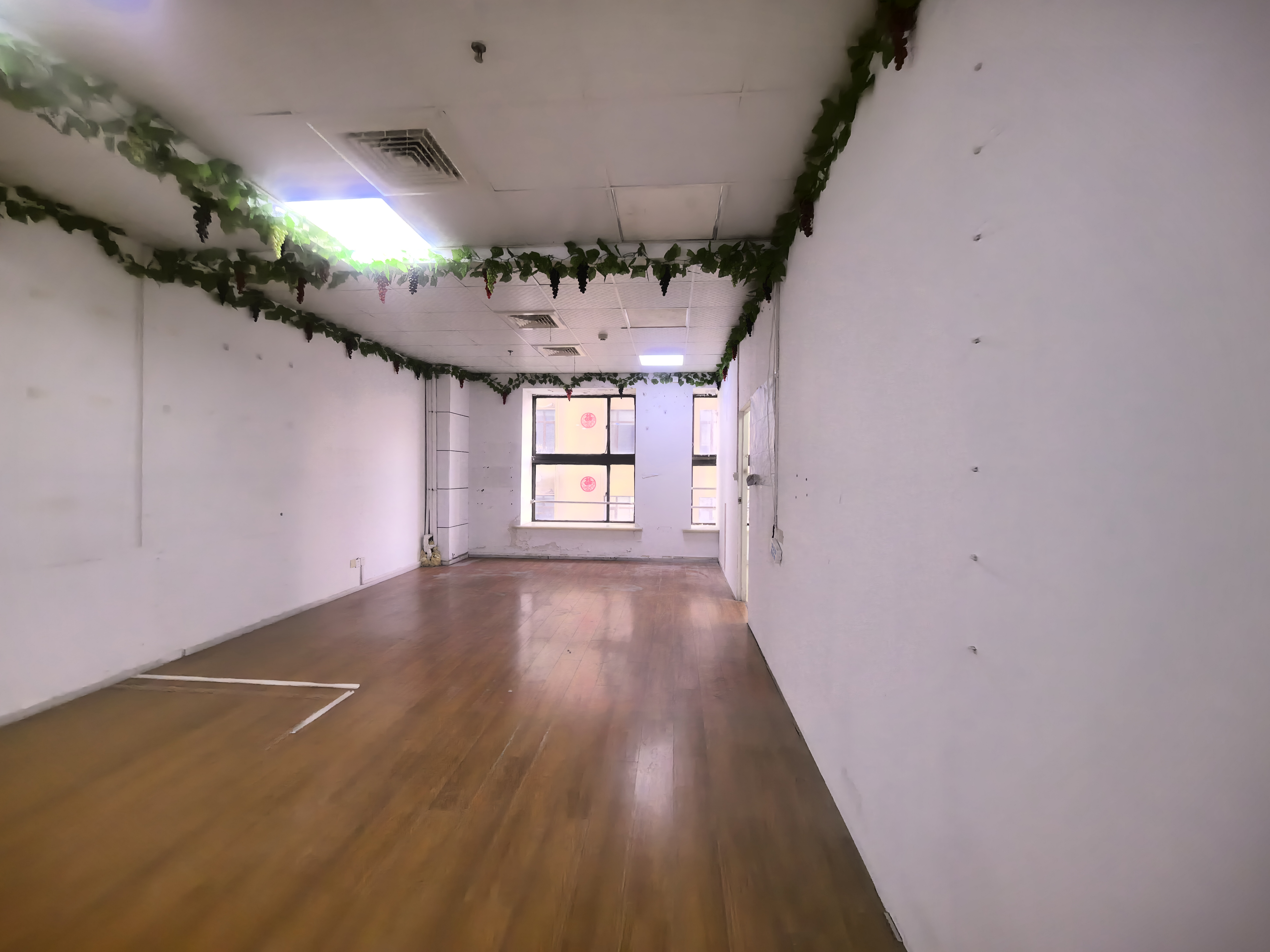 曹杨中联大厦149平米写字楼出租