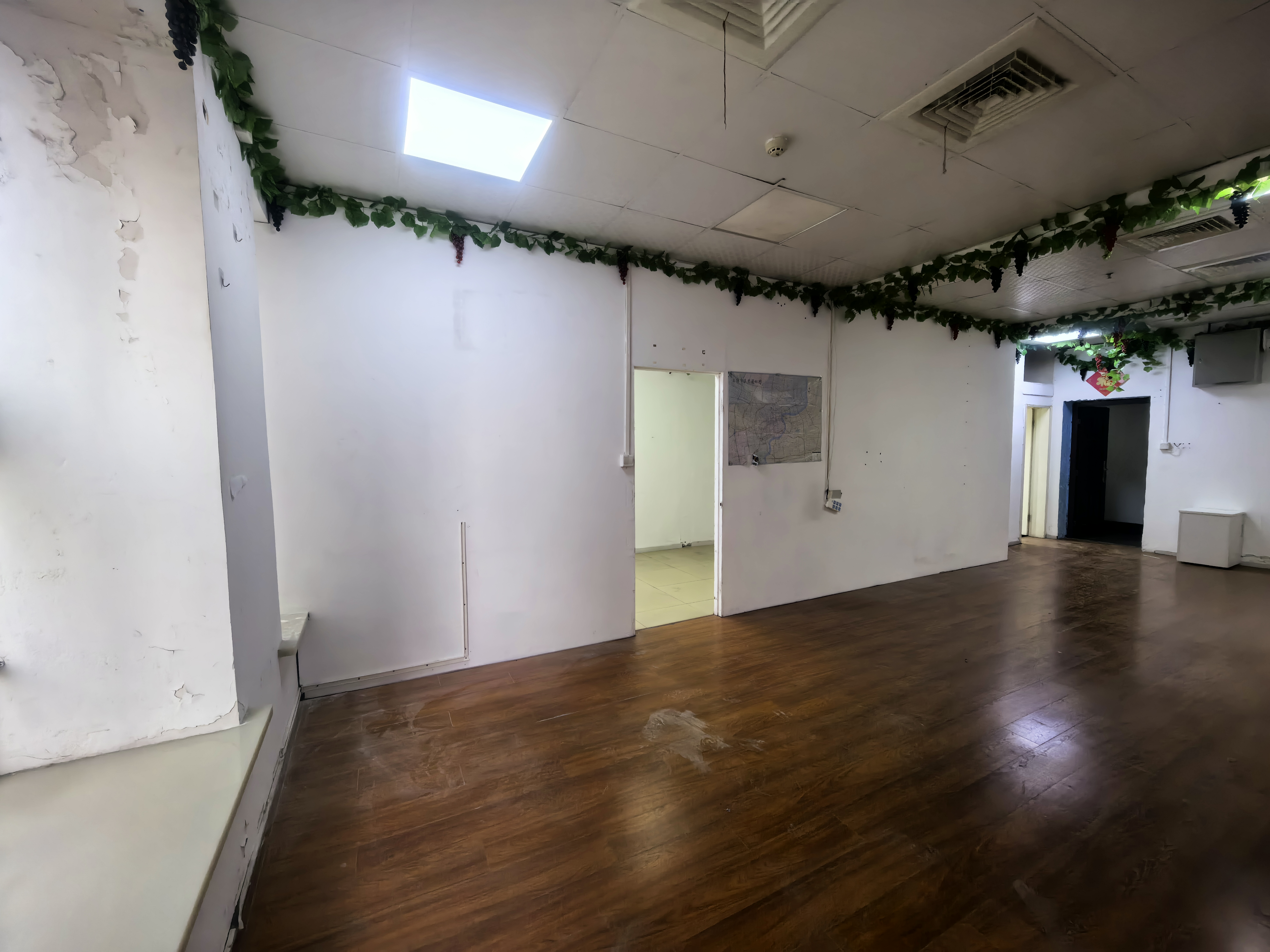 曹杨中联大厦149平米写字楼出租