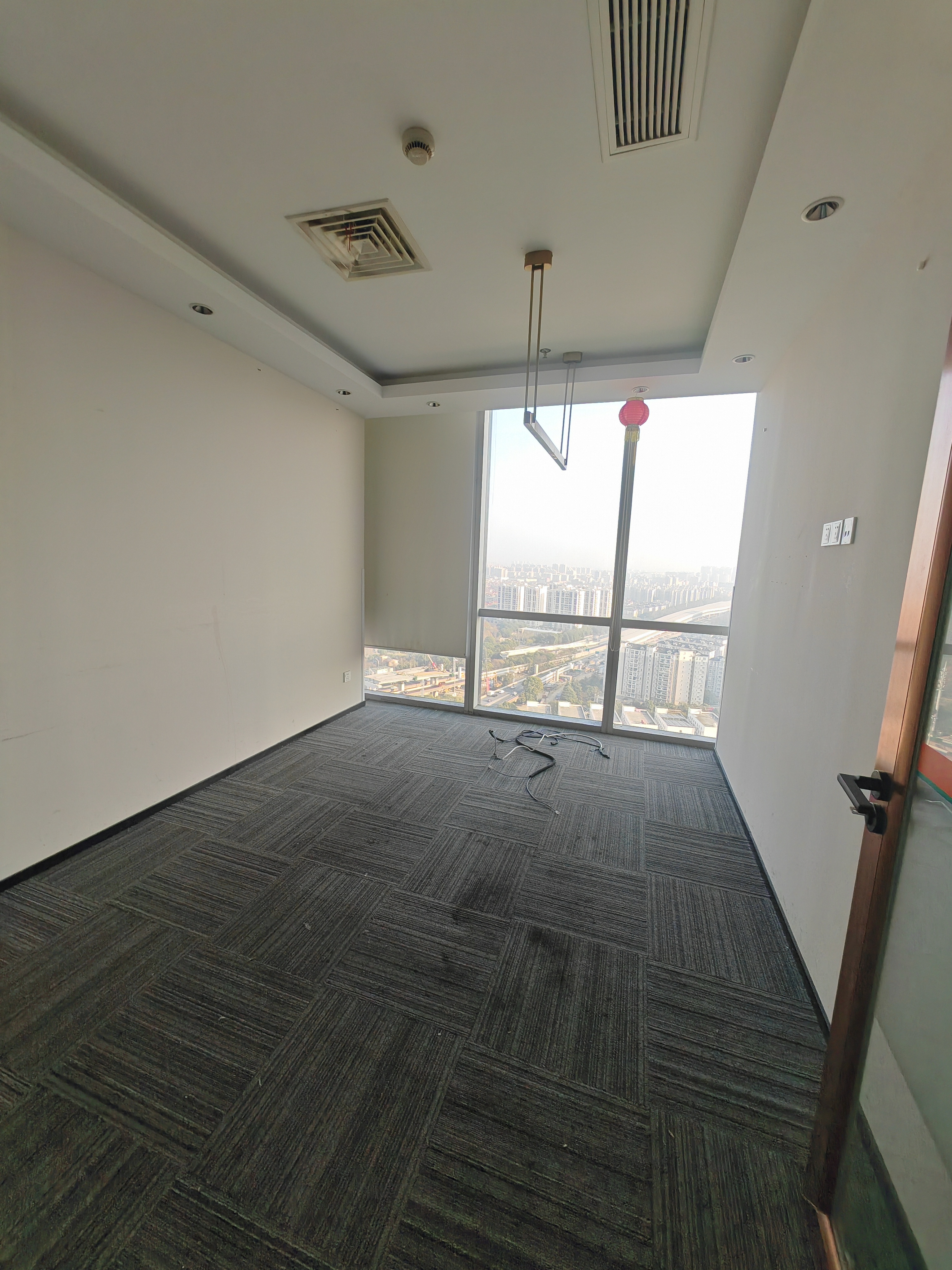 莘庄绿地蓝海93平米写字楼出租