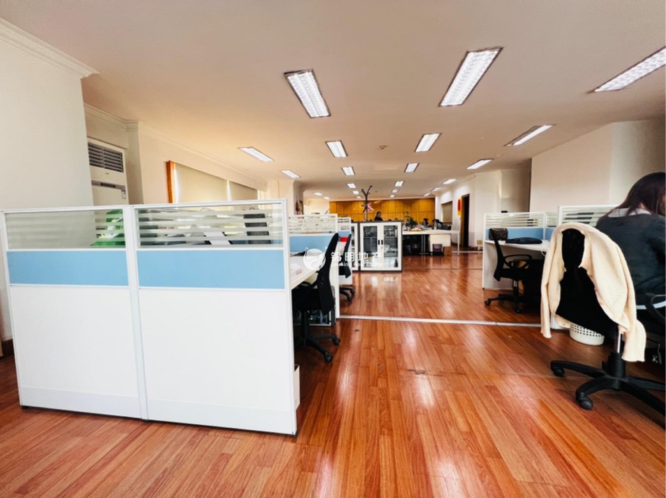 建国西路现代大厦198平米写字楼出租