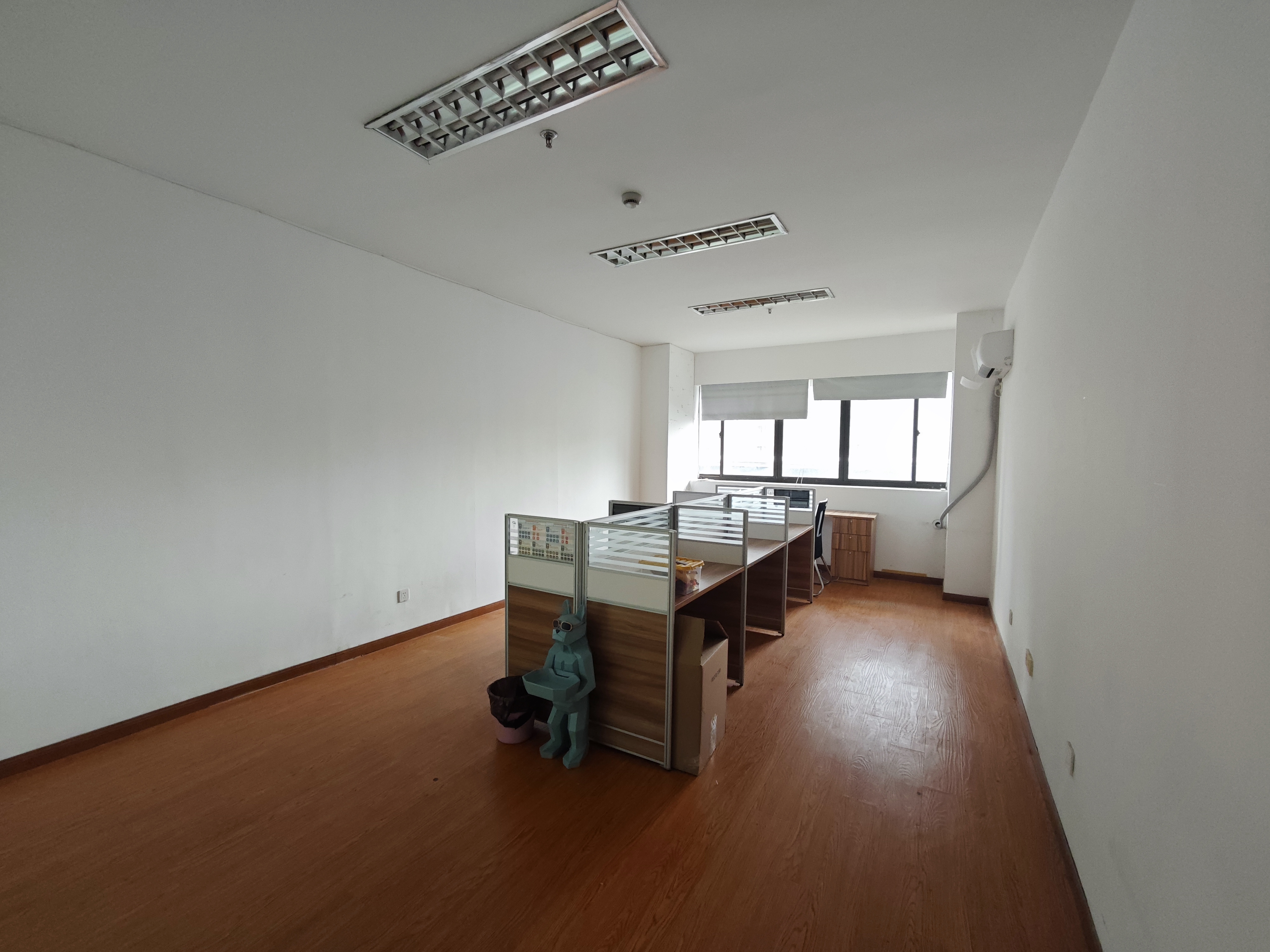 曹杨中谊大厦50平米写字楼出租