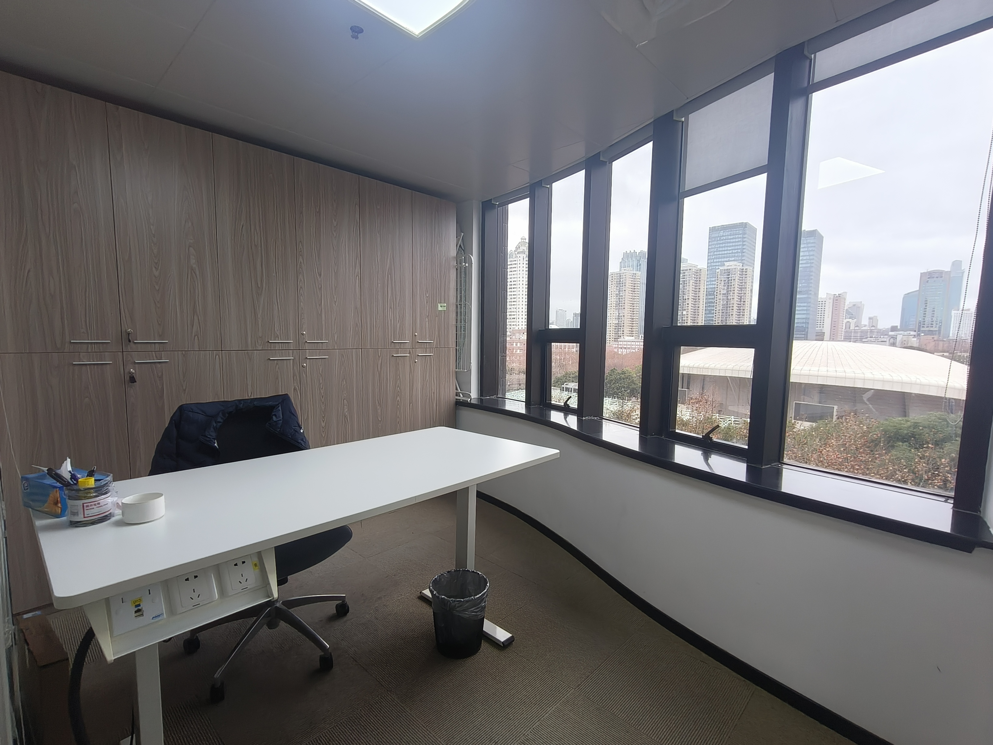 淮海中路茂名大厦330平米写字楼出租