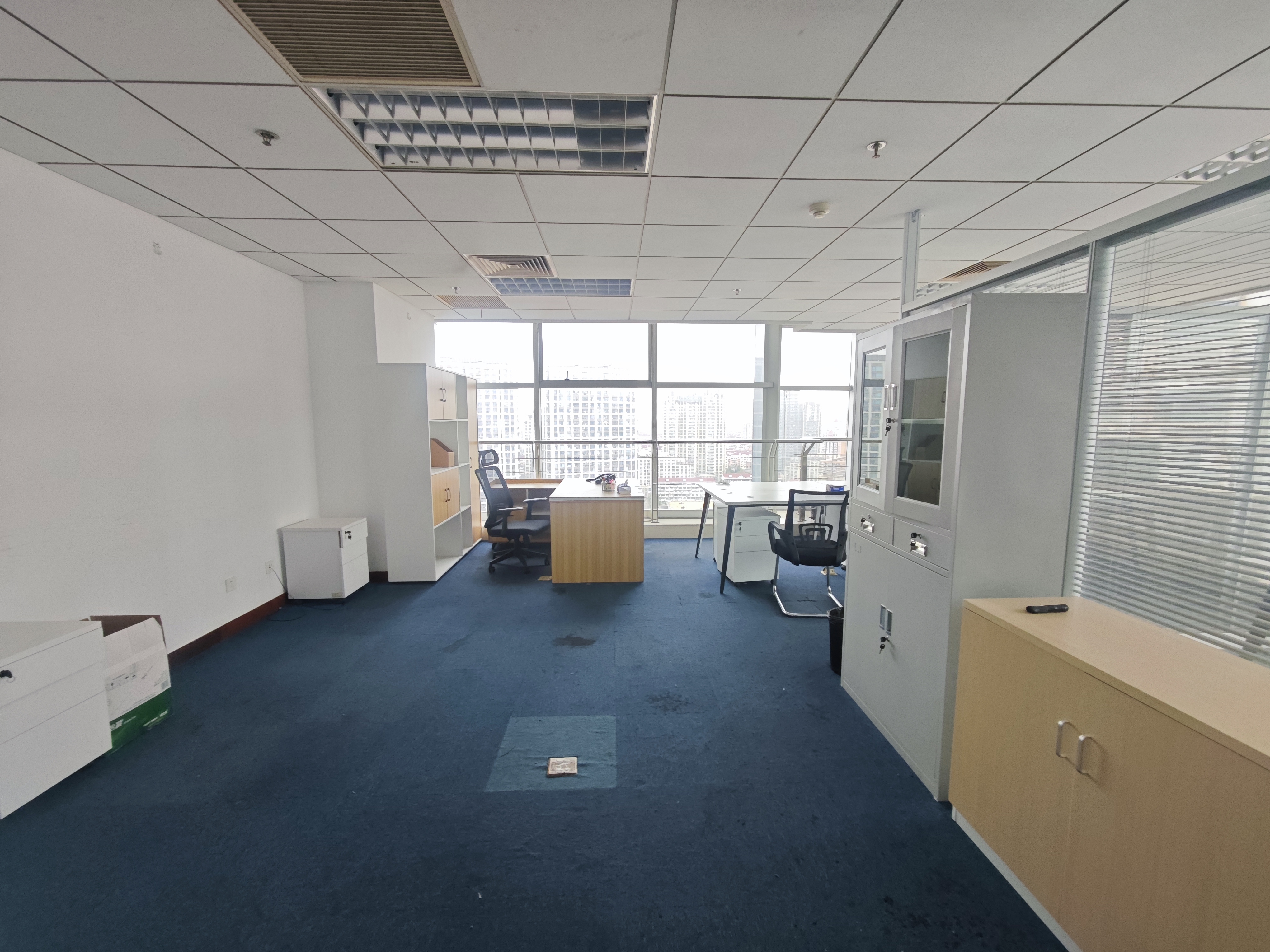 光新飞洲时代大厦96平米写字楼出租