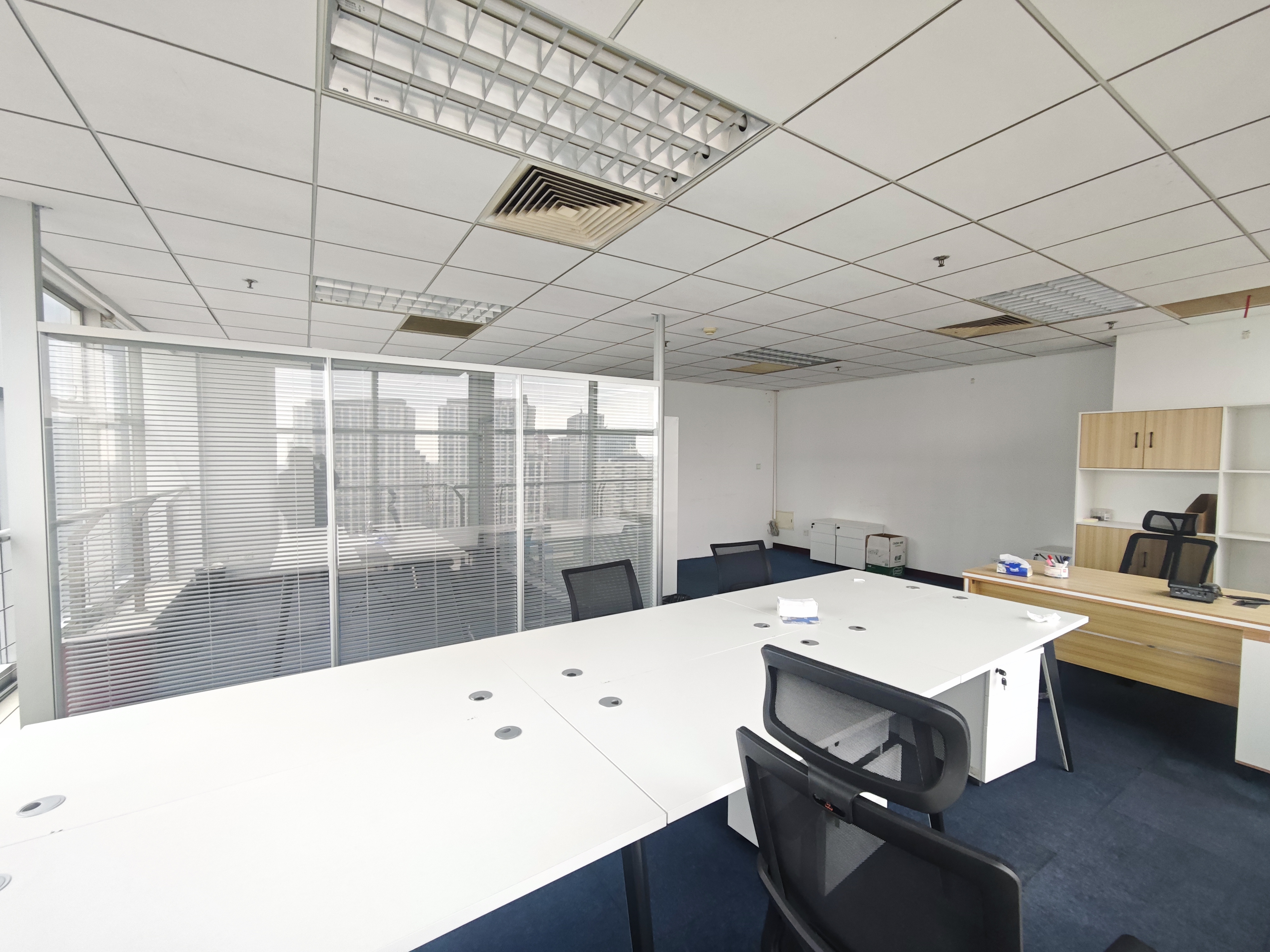 光新飞洲时代大厦96平米写字楼出租