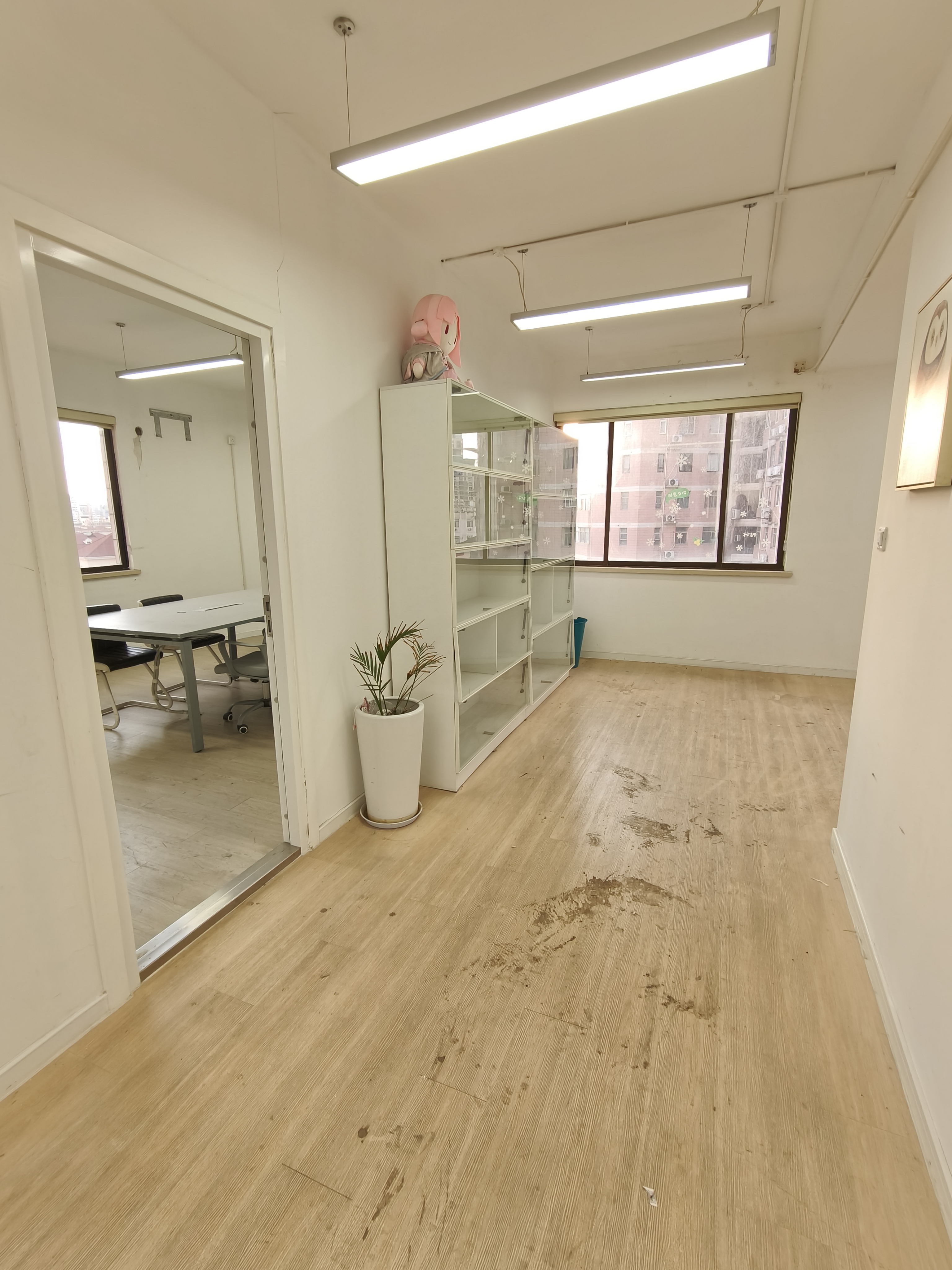 中山公园兆仪大厦332平米写字楼出租