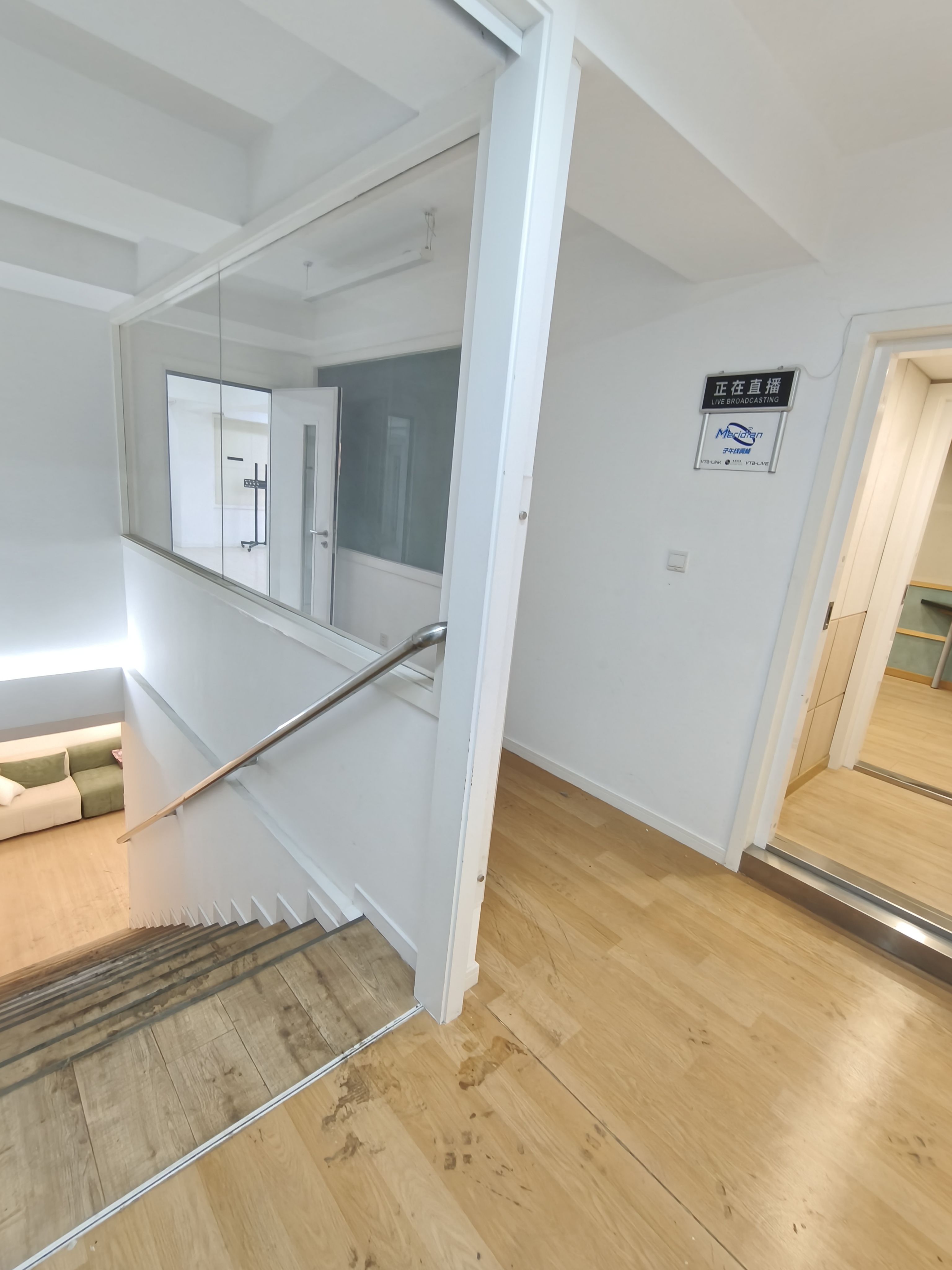 中山公园兆仪大厦332平米写字楼出租