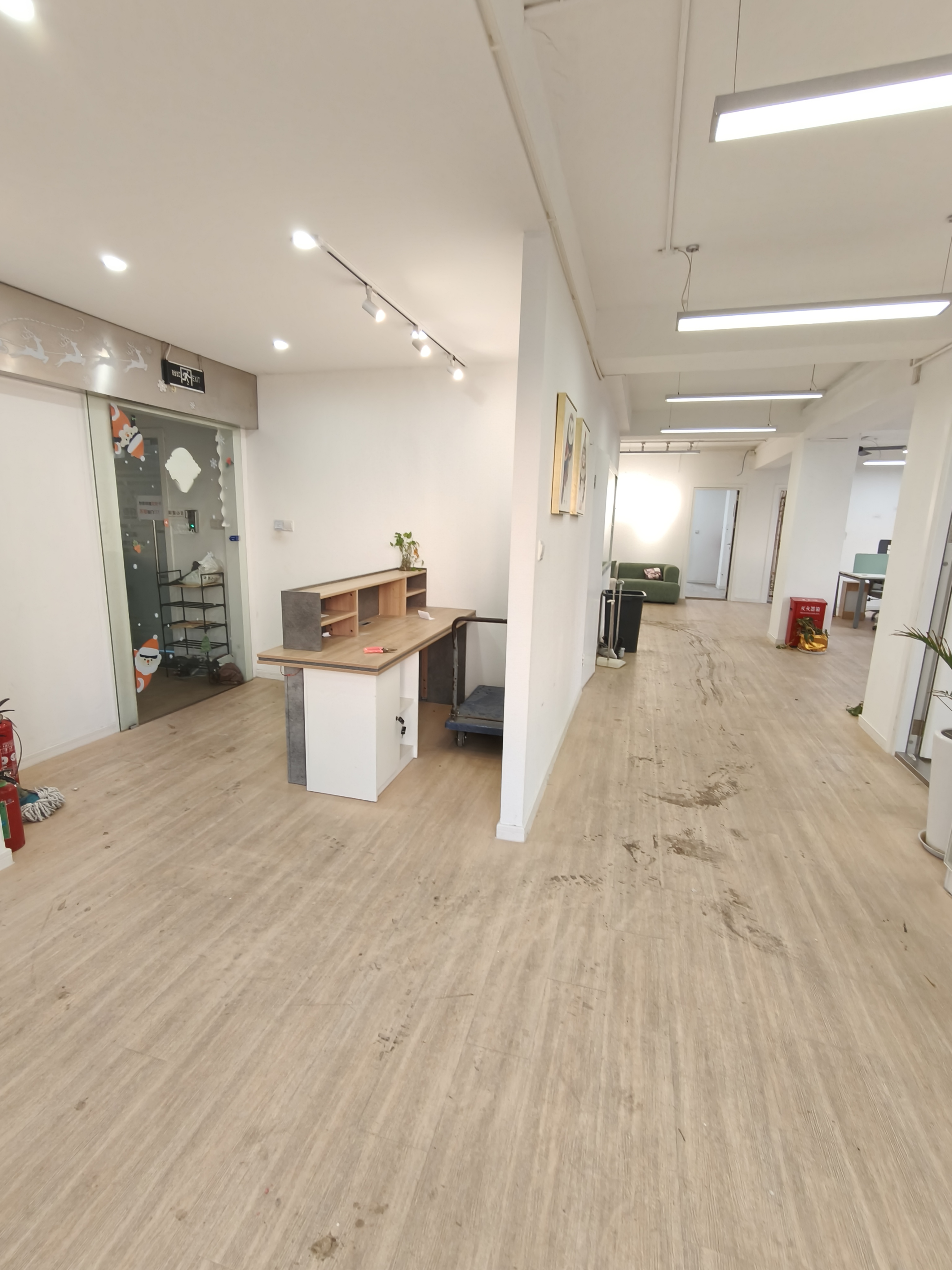 中山公园兆仪大厦332平米写字楼出租