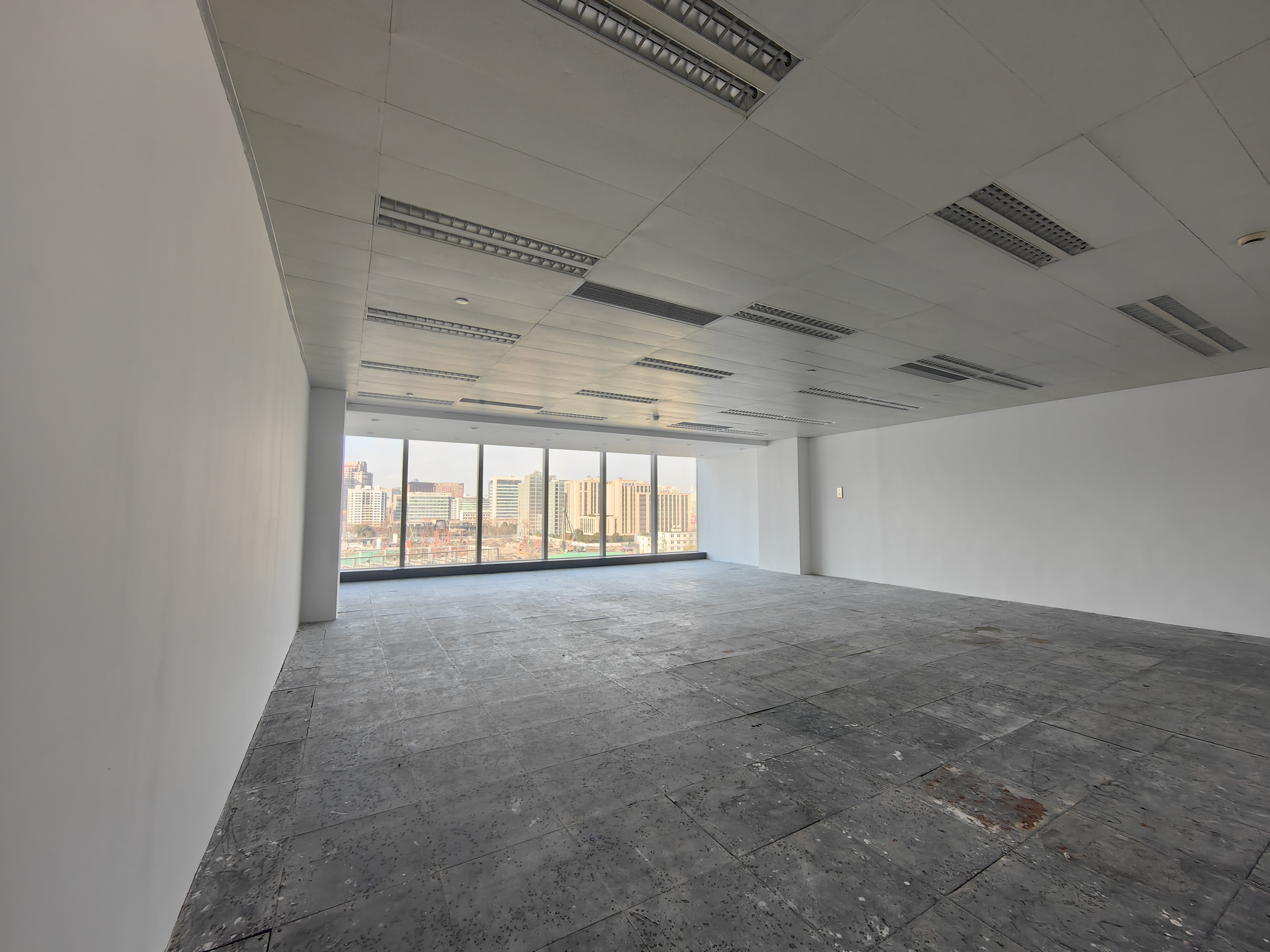 龙华上海绿地中心一期152平米写字楼出租