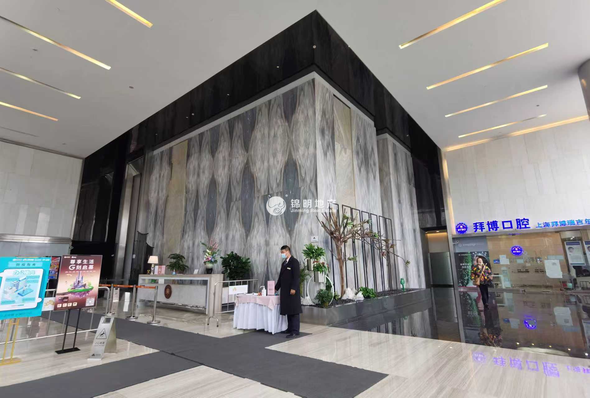 龙华上海绿地中心一期152平米写字楼出租