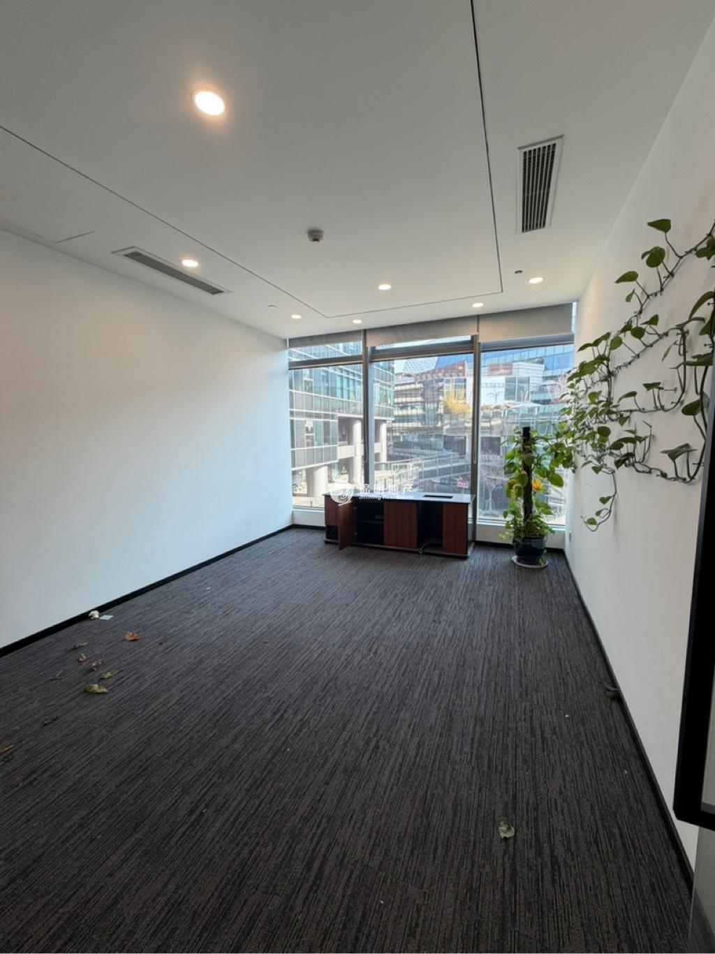 金虹桥龙湖虹桥天街672平米写字楼出租