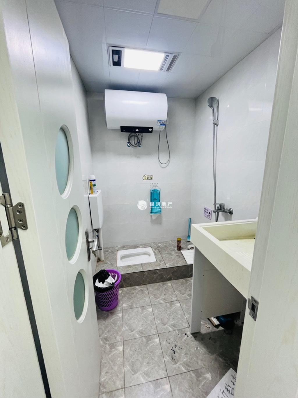 南京西路博鸿大厦77平米写字楼出租