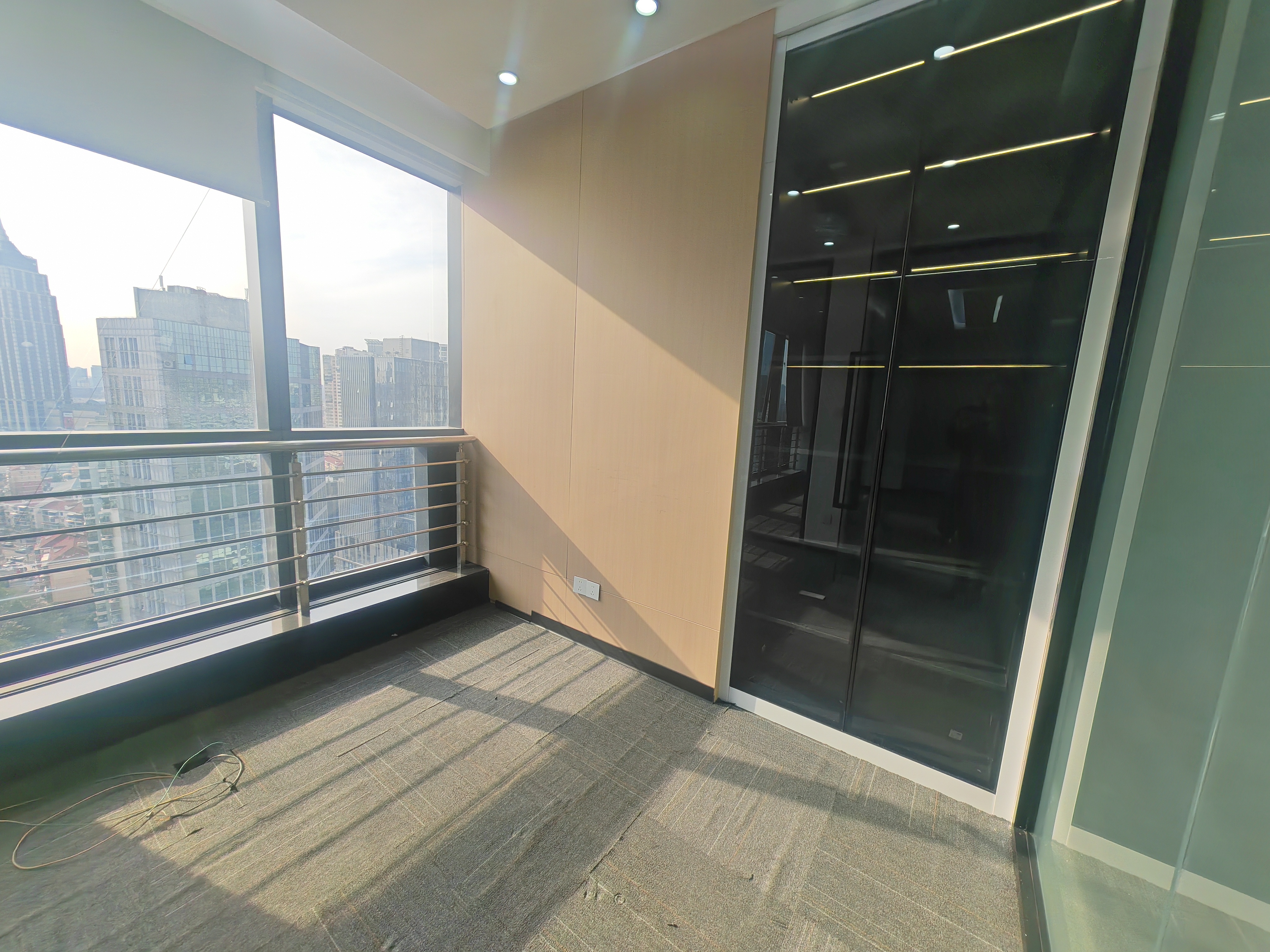 曹杨绿地和创大厦122平米写字楼出租