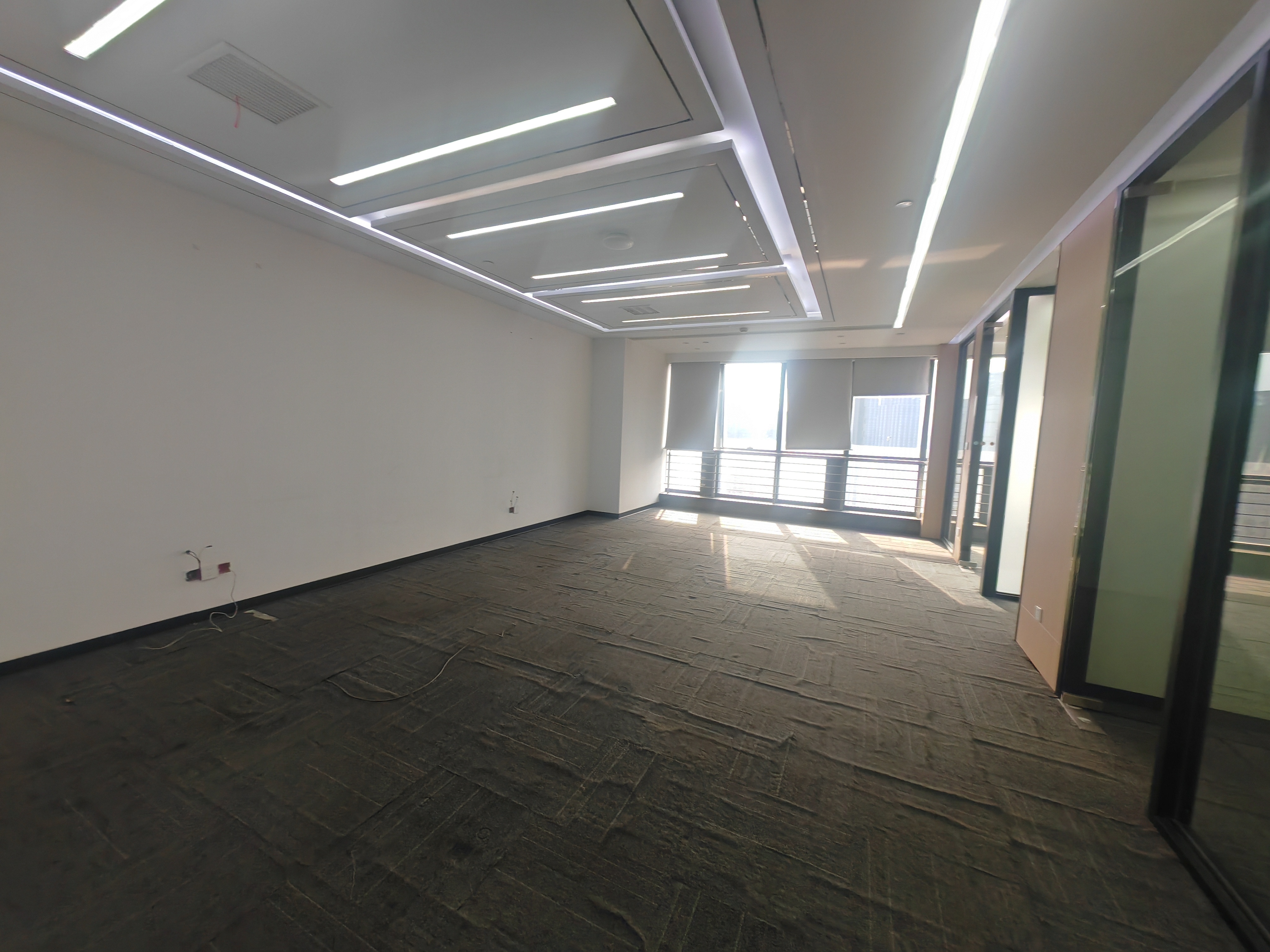 曹杨绿地和创大厦122平米写字楼出租