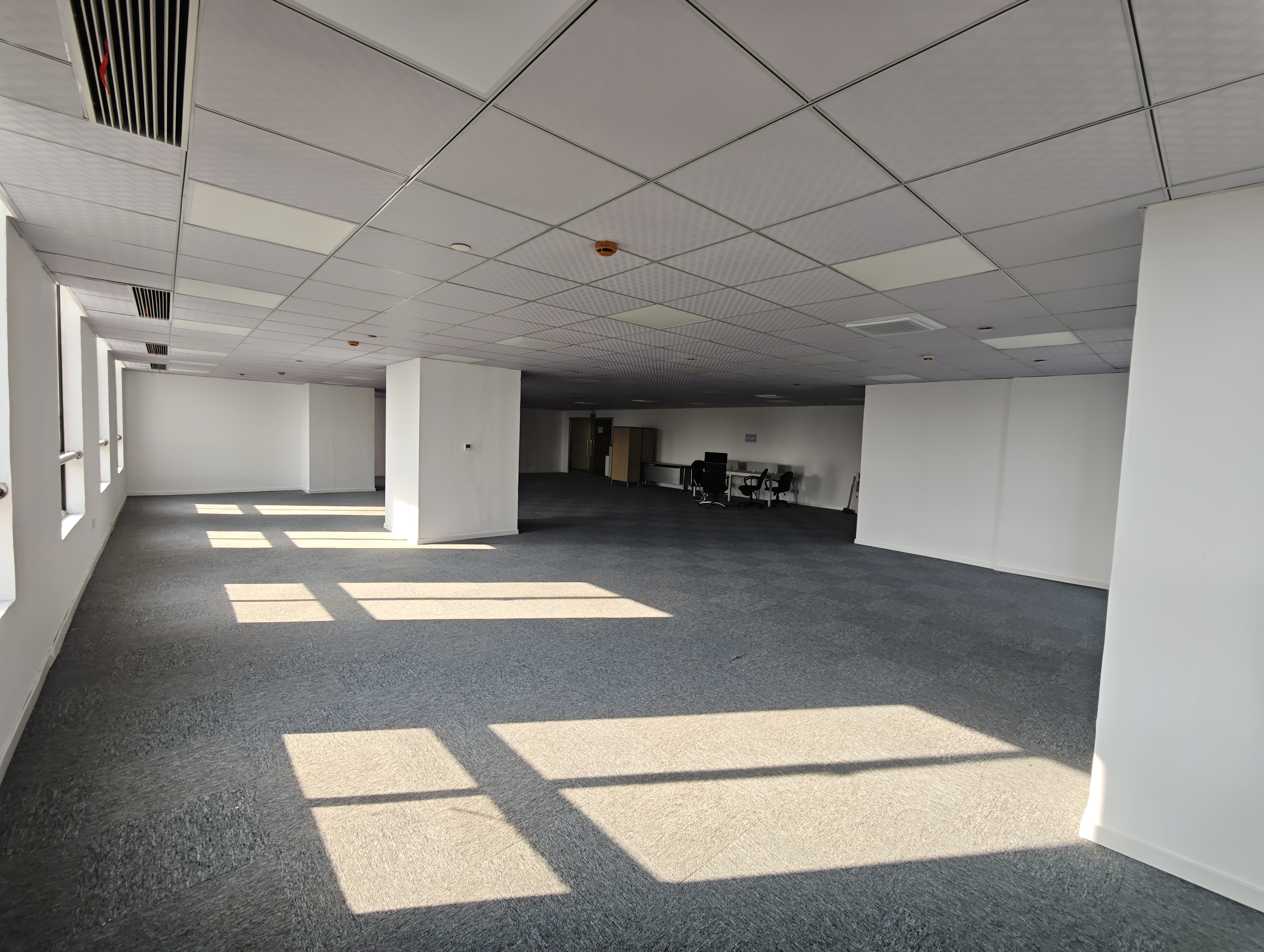 徐家汇圣爱大厦295平米写字楼出租