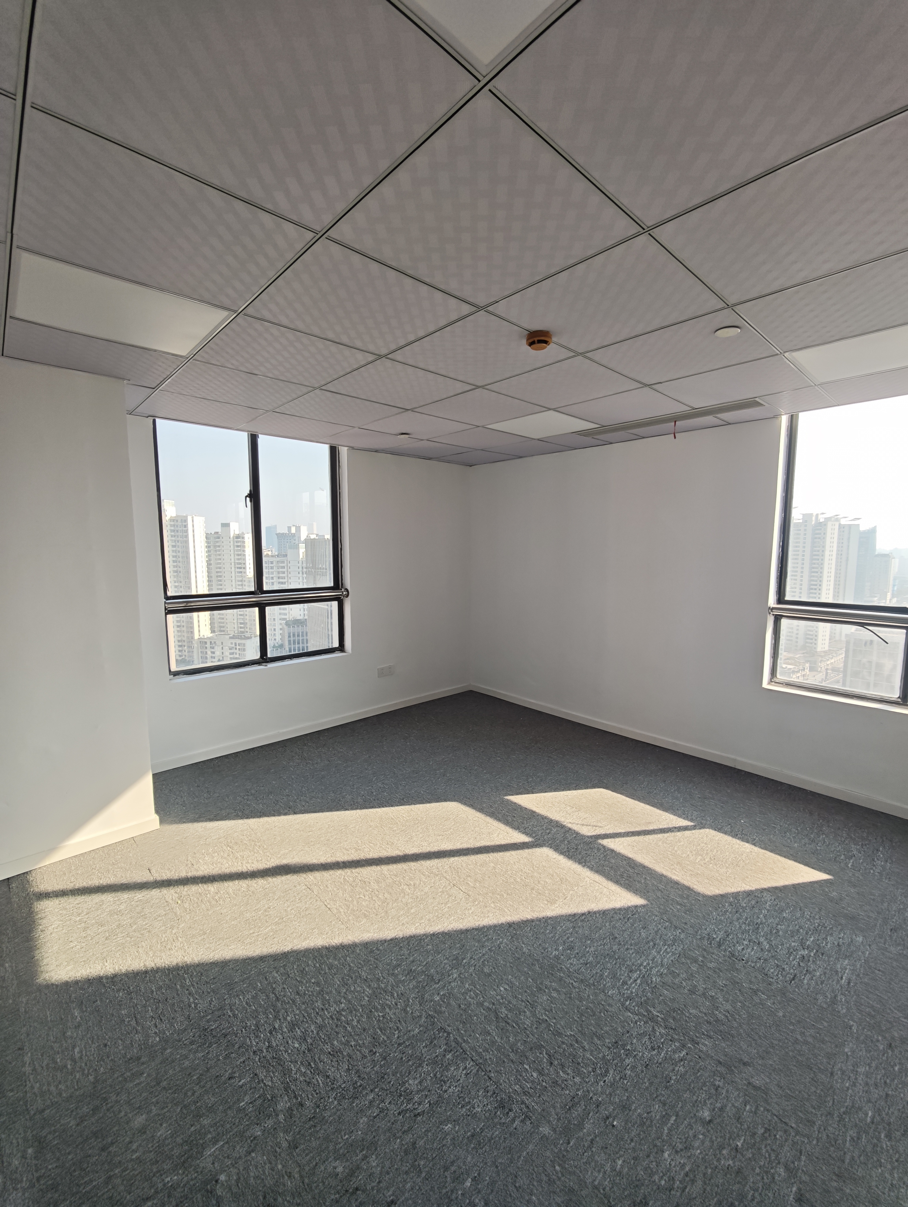 徐家汇圣爱大厦295平米写字楼出租