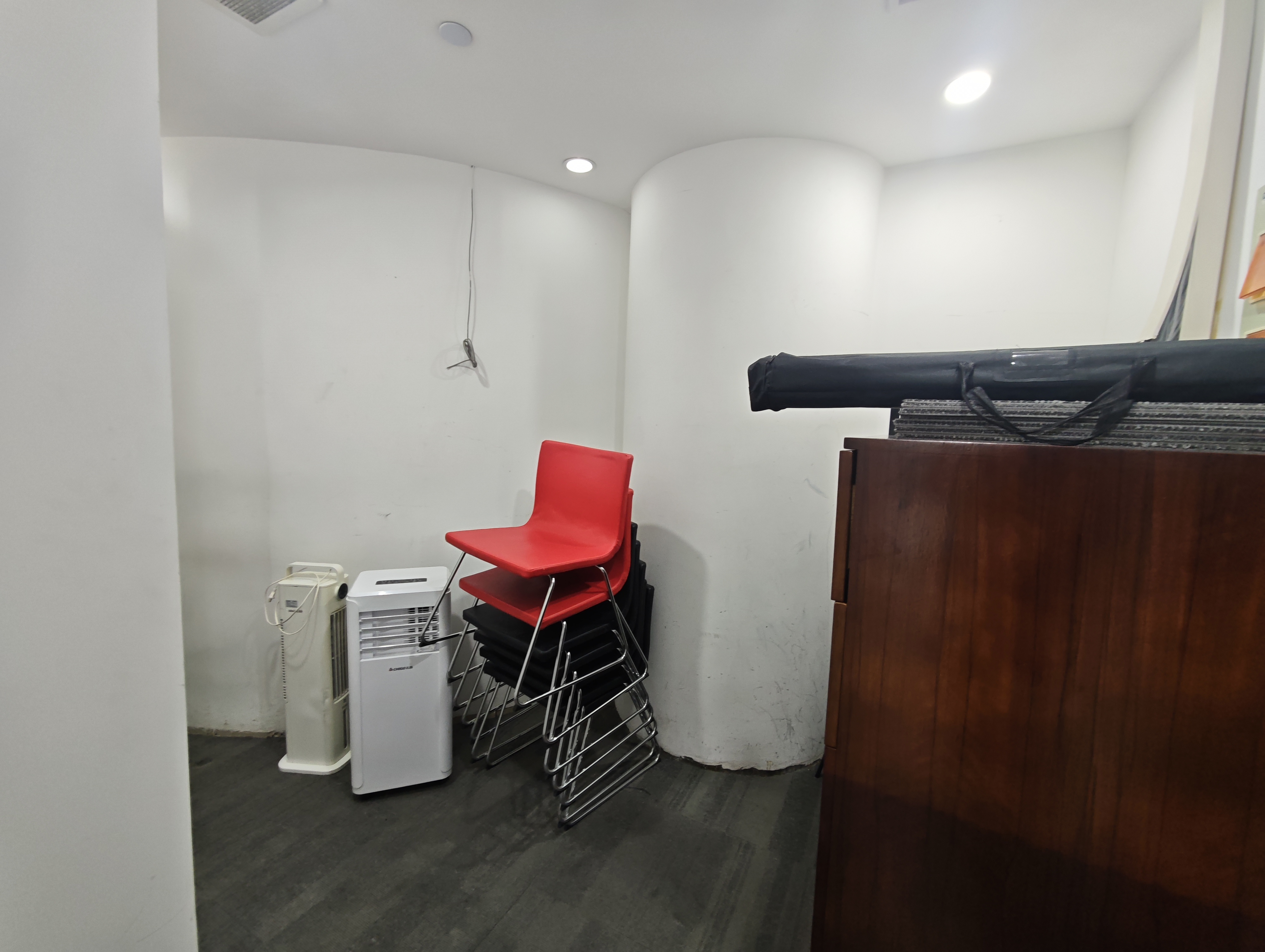 徐家汇上海实业大厦228平米写字楼出租