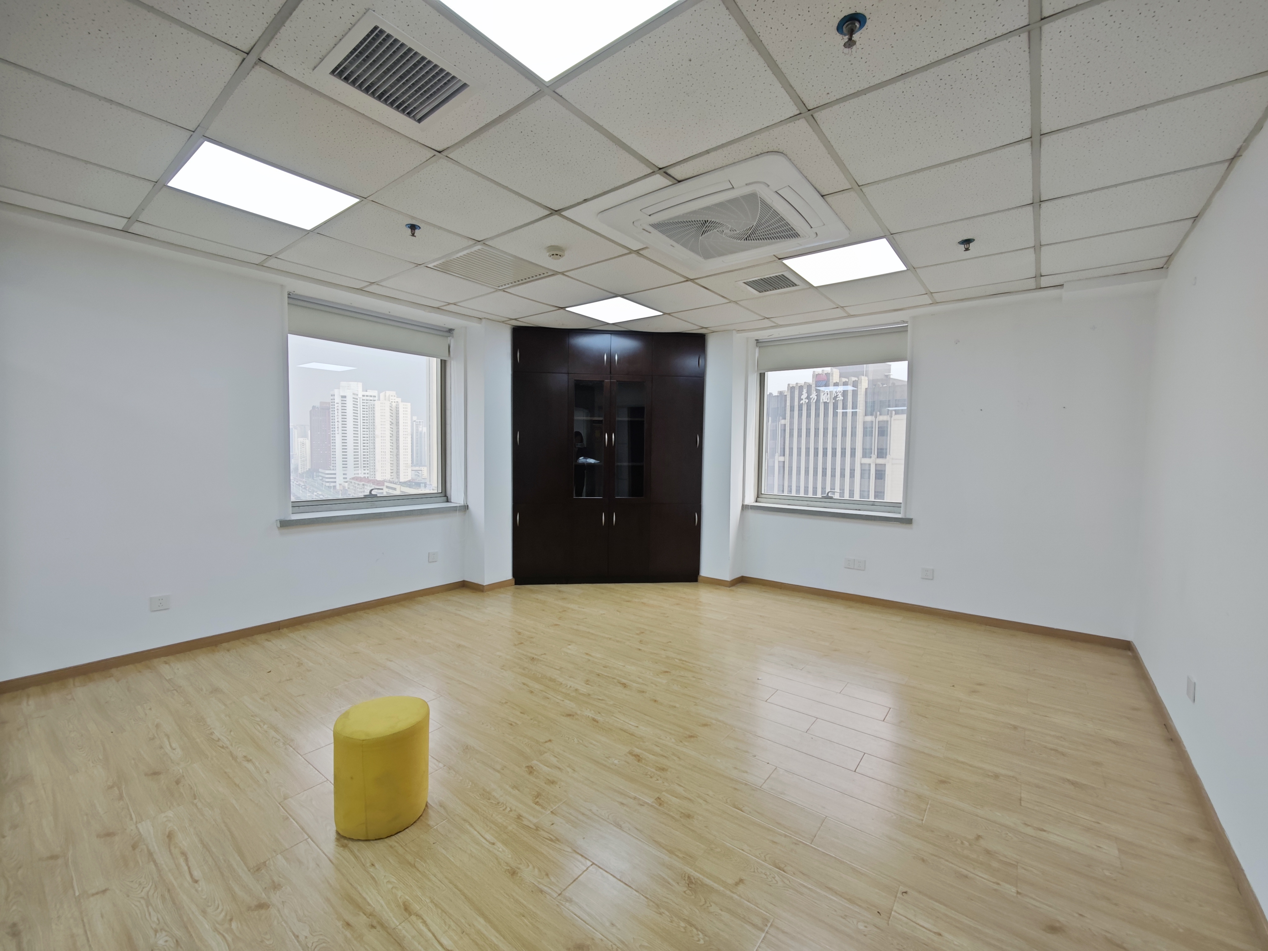 曹杨中关村科技大厦236平米写字楼出租