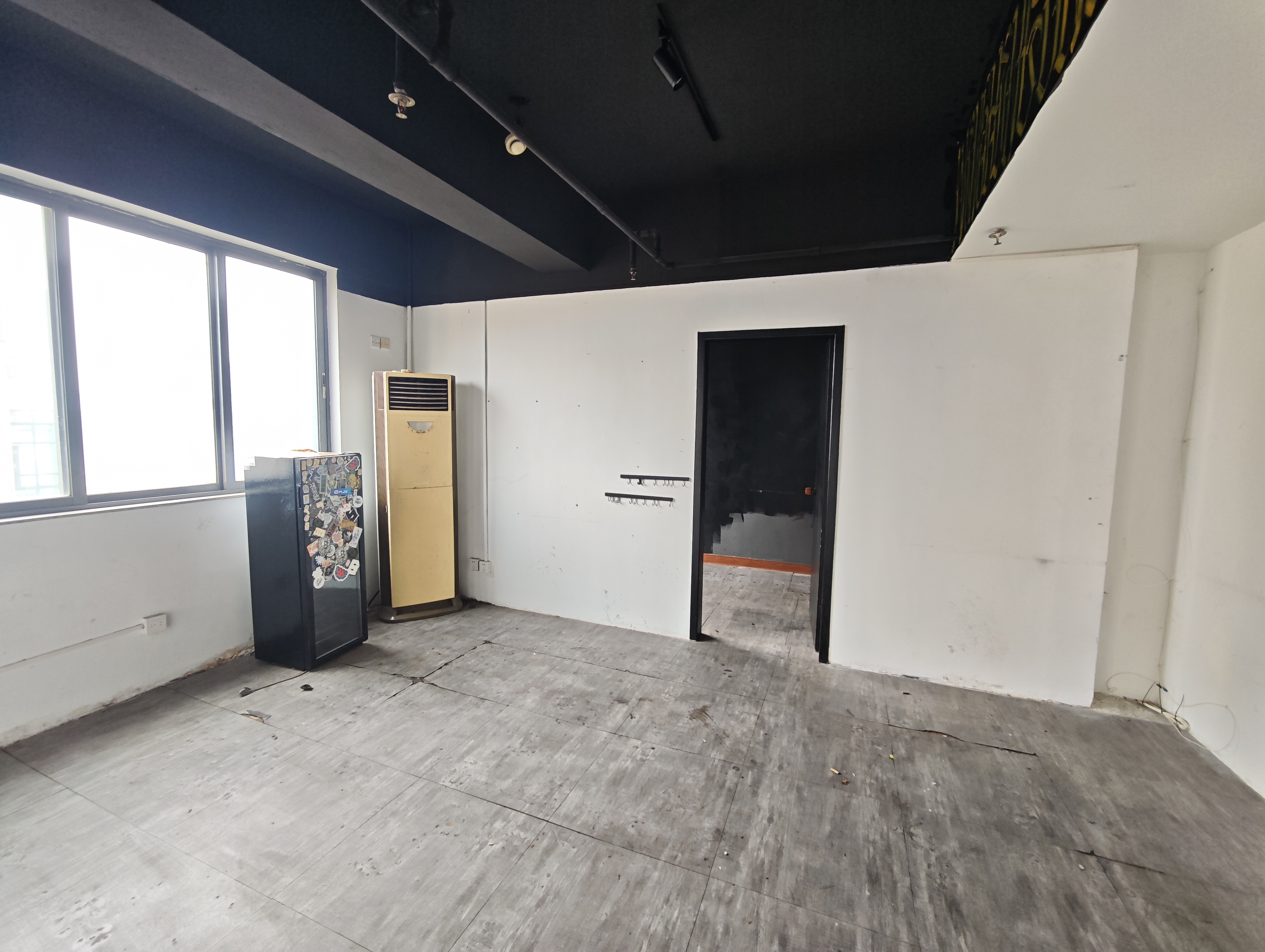 田林中华门大厦96平米写字楼出租