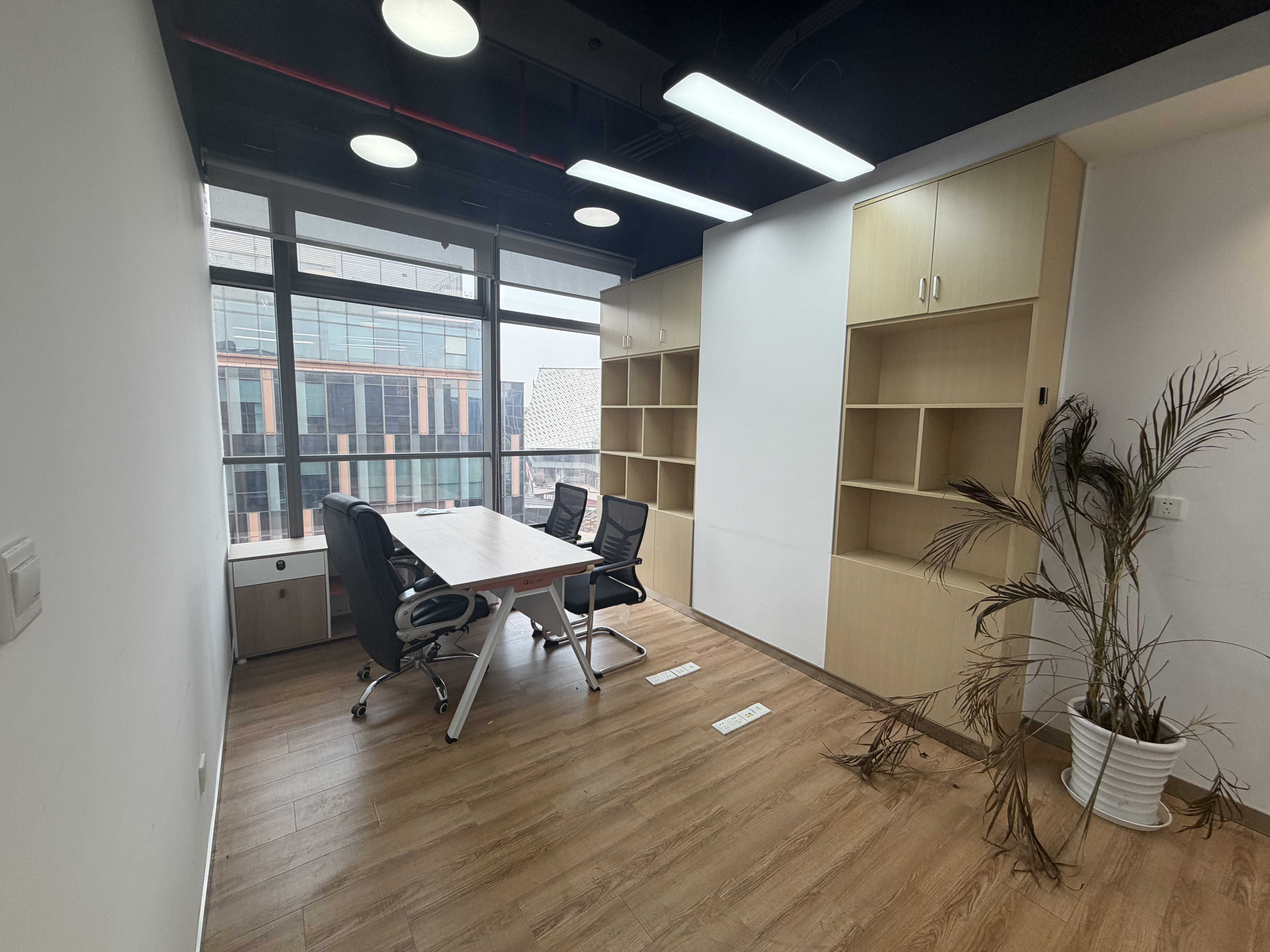 金虹桥龙湖虹桥天街110平米写字楼出租