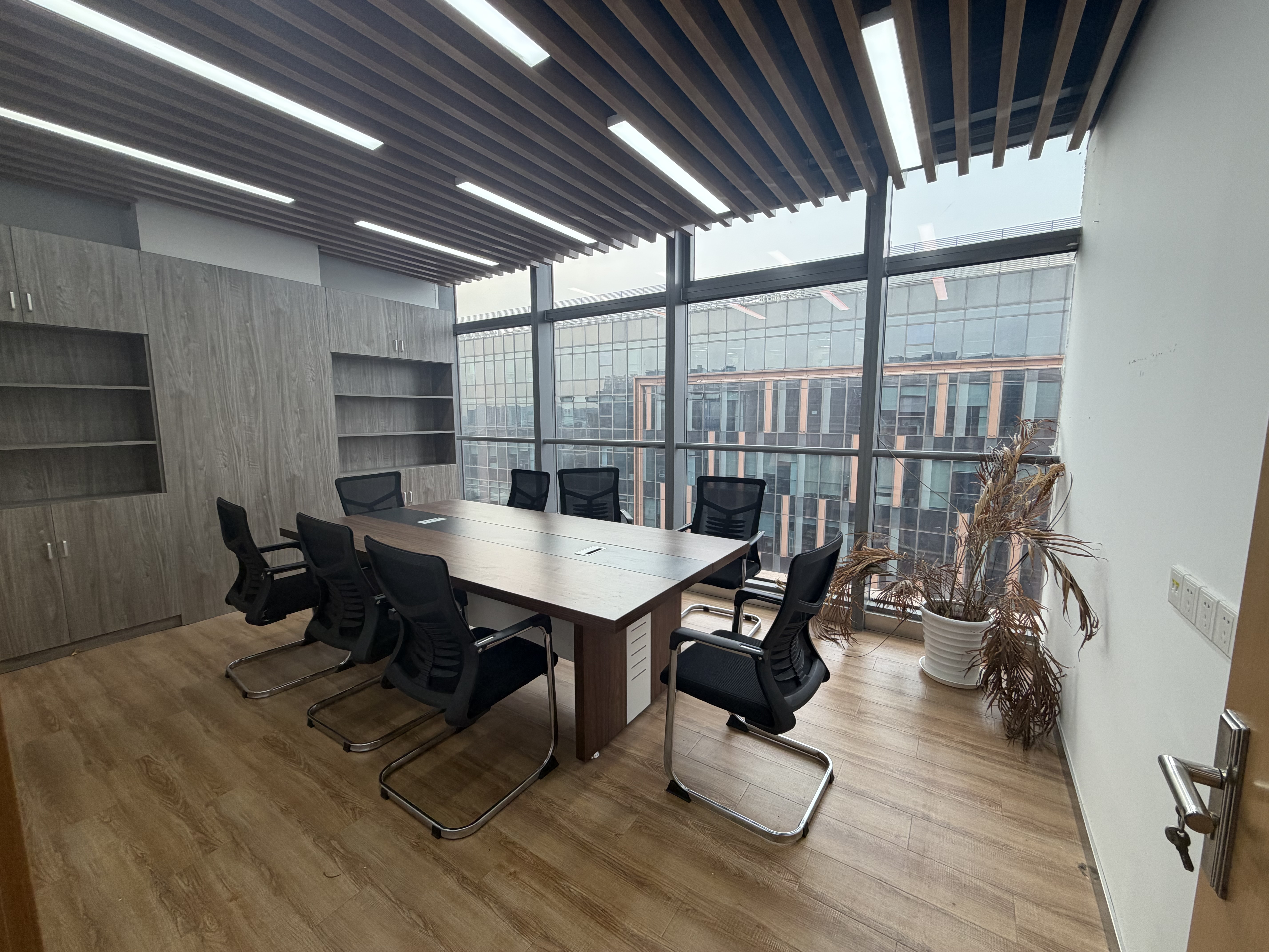 金虹桥龙湖虹桥天街110平米写字楼出租