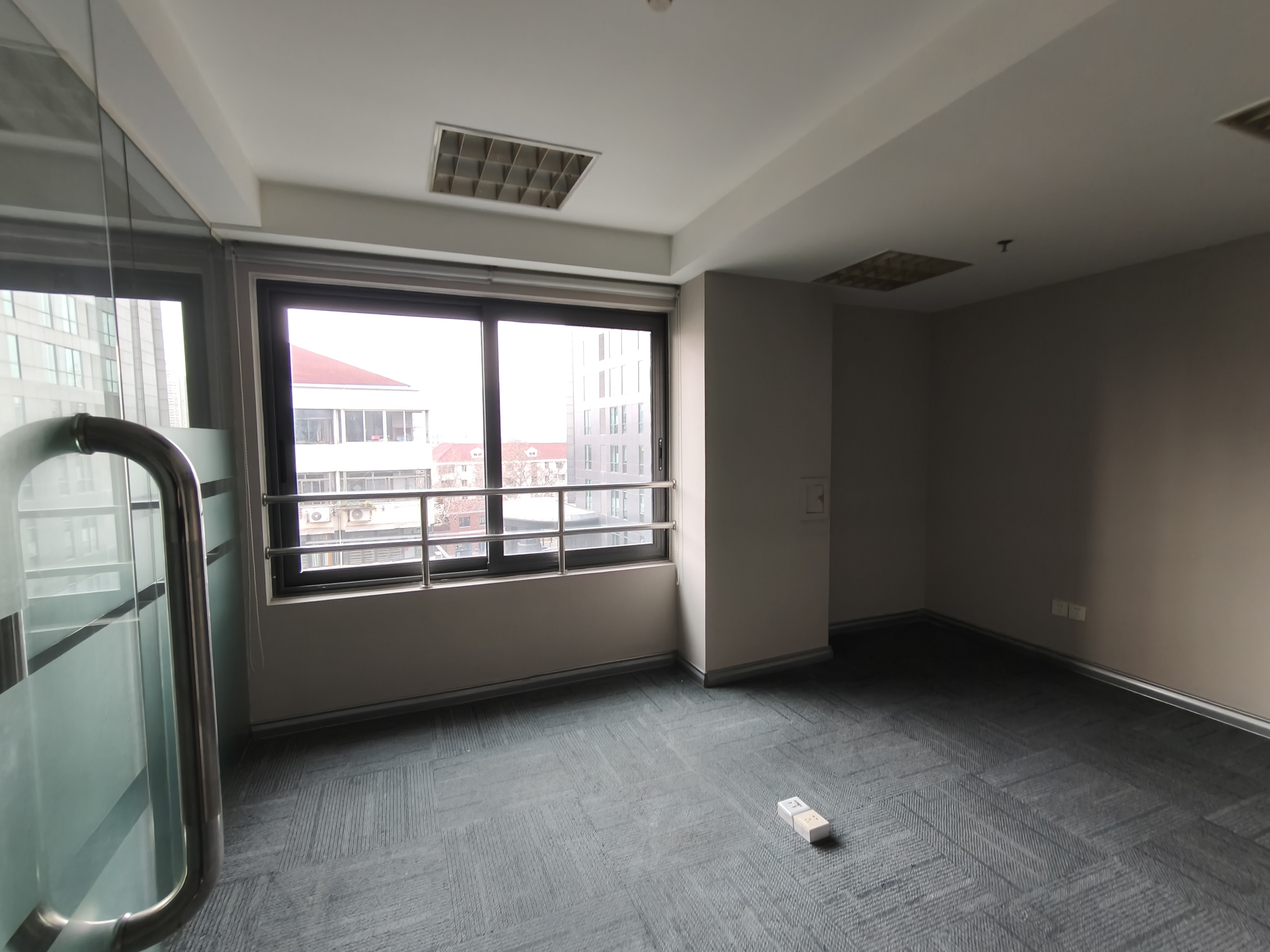 中山公园舜元企业发展大厦92平米写字楼出租