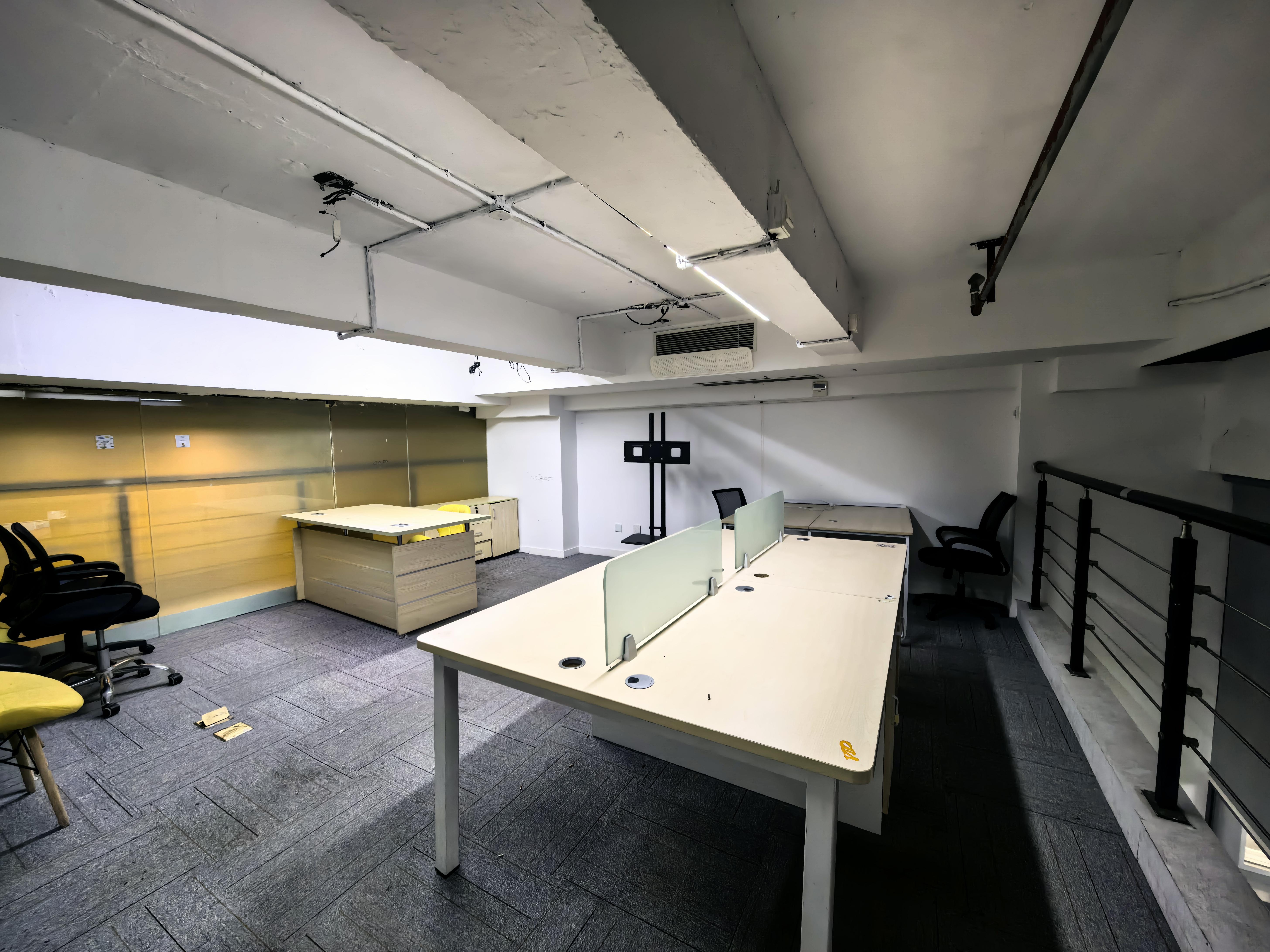 江宁路静安创展中心85平米写字楼出租