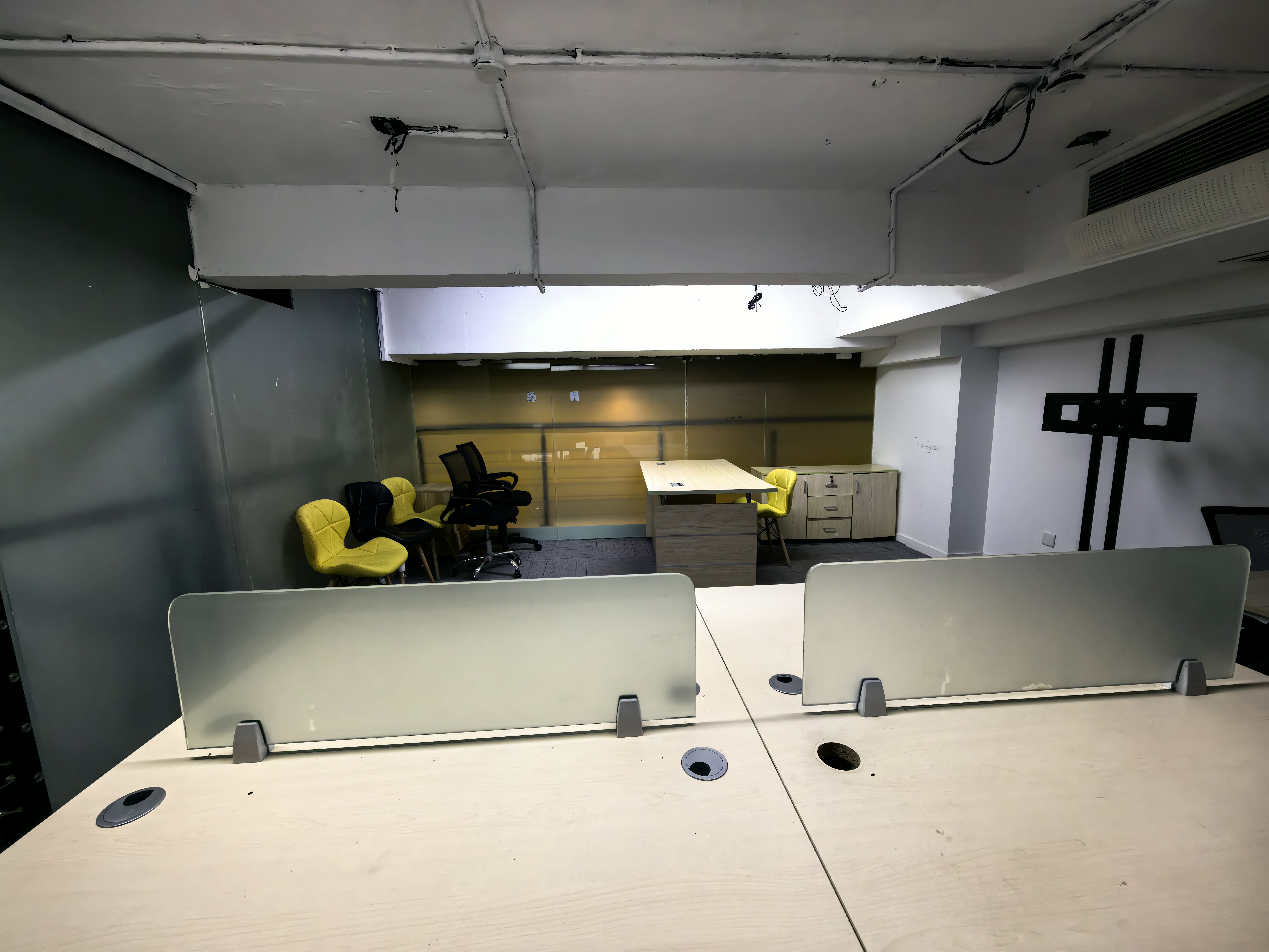 江宁路静安创展中心85平米写字楼出租