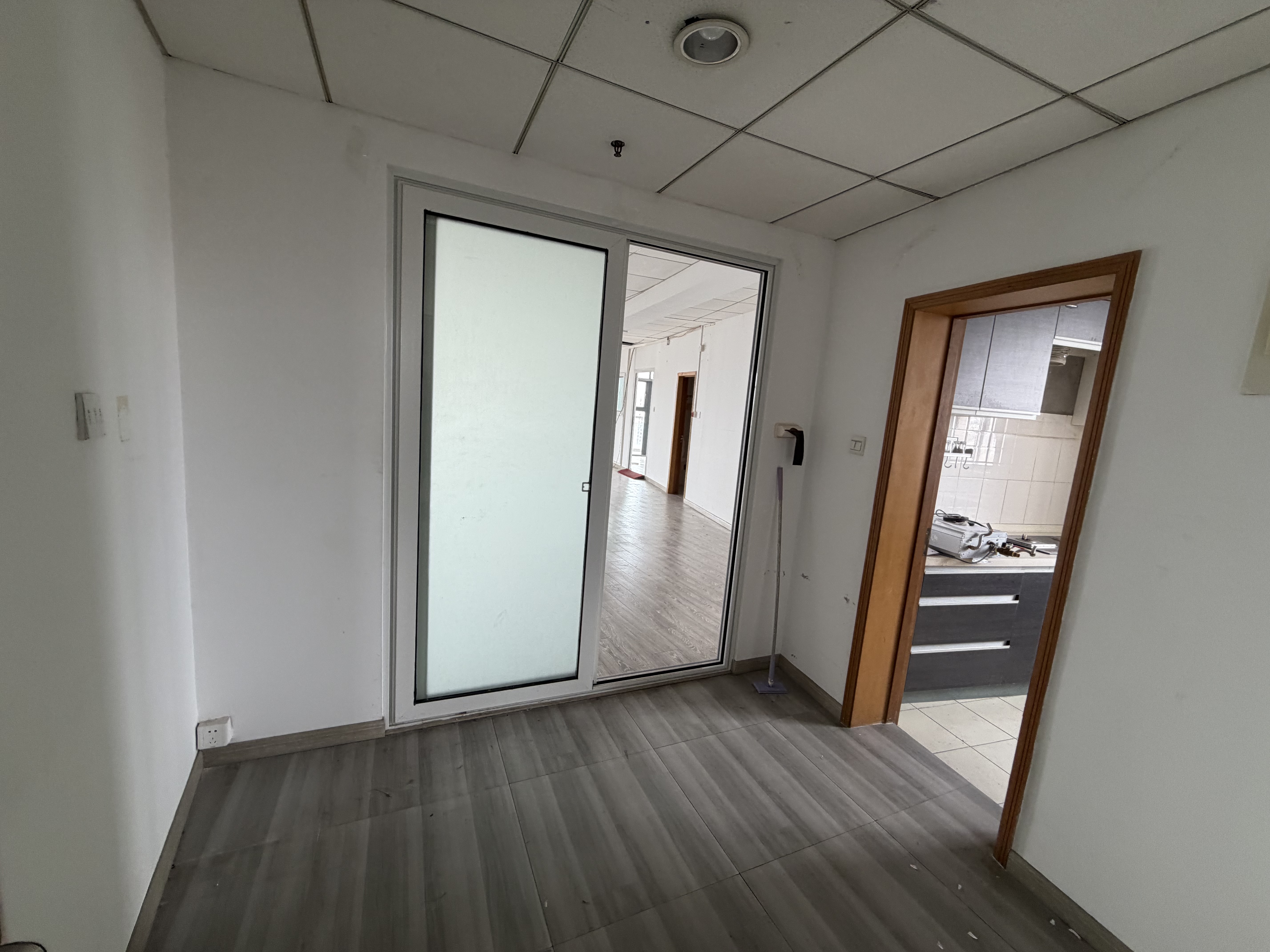 万体馆徐汇晶典大厦158平米写字楼出租