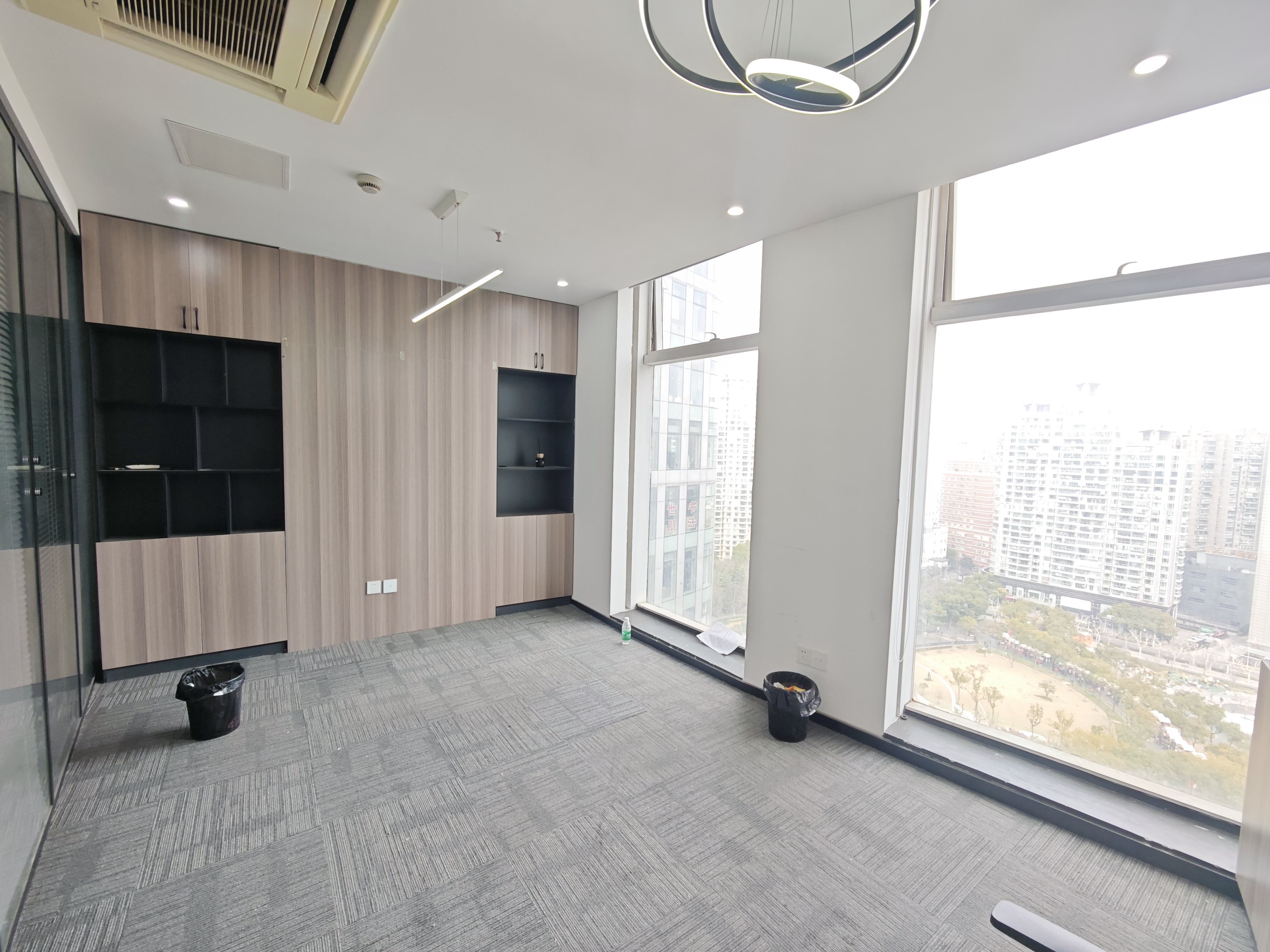 长寿路源达大厦72平米写字楼出租