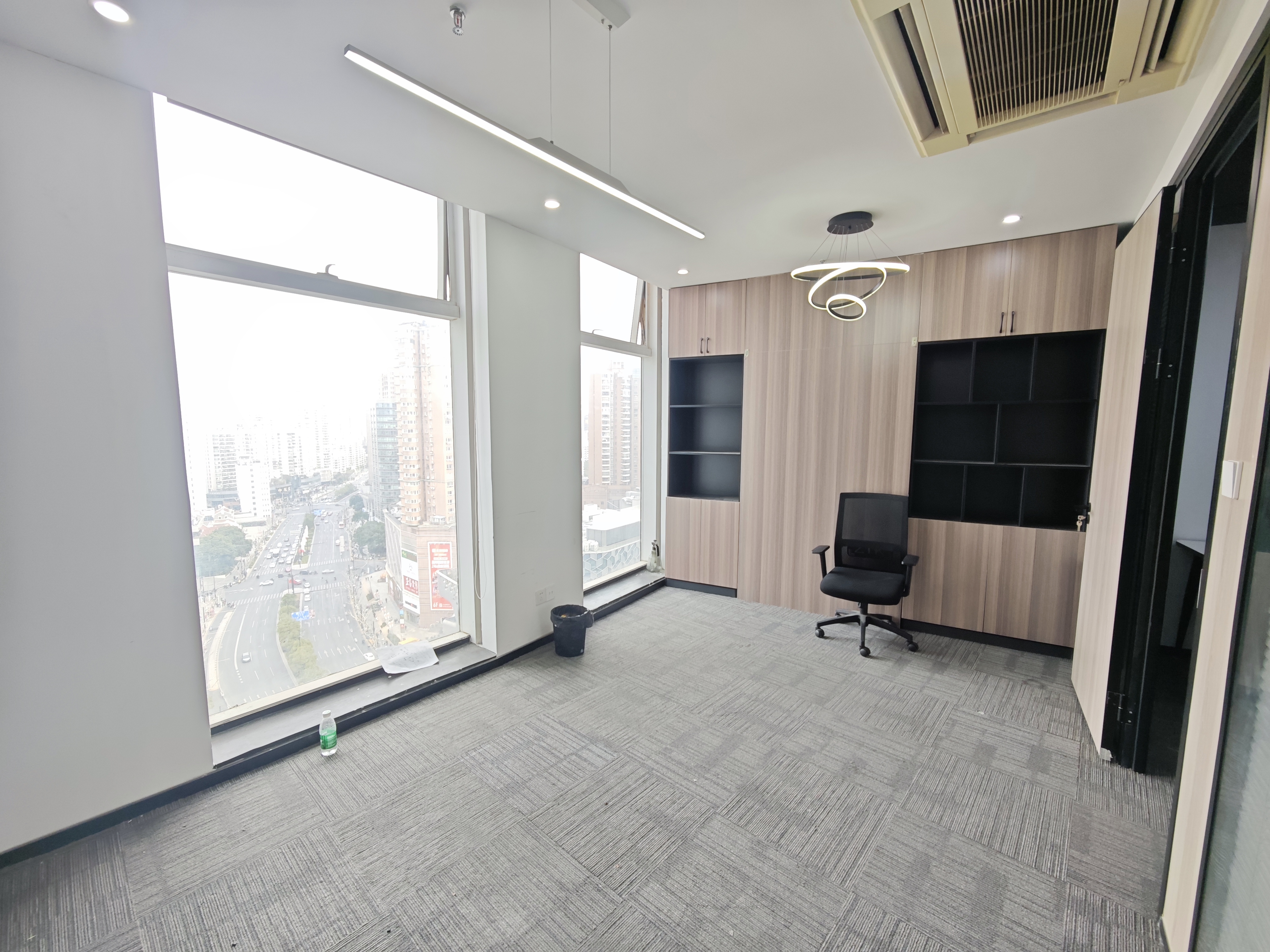 长寿路源达大厦72平米写字楼出租