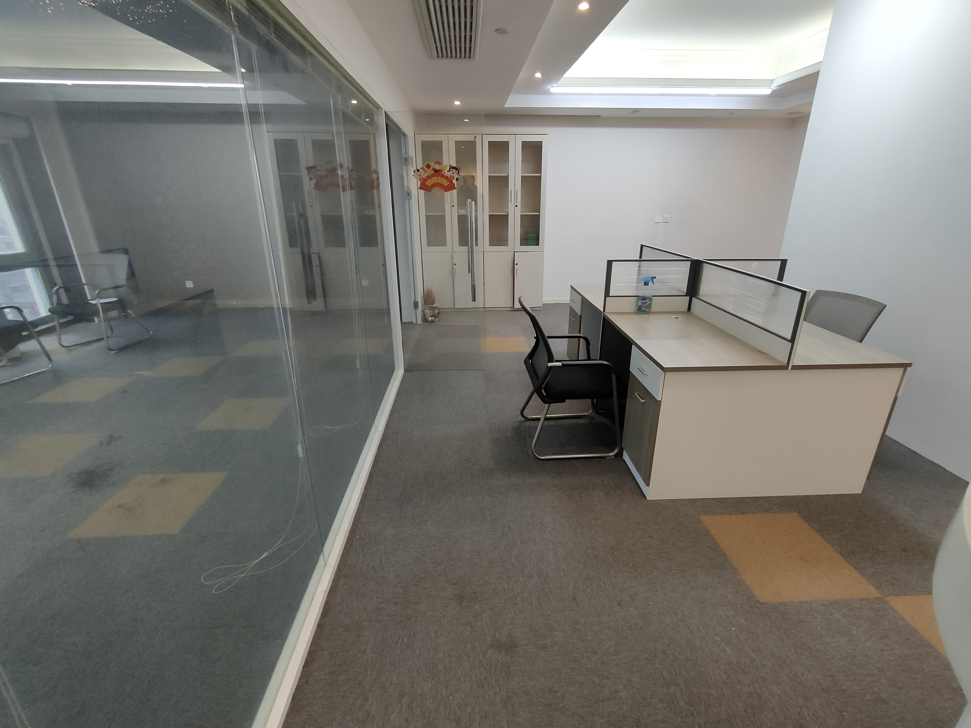 长风国盛中心111平米写字楼出租