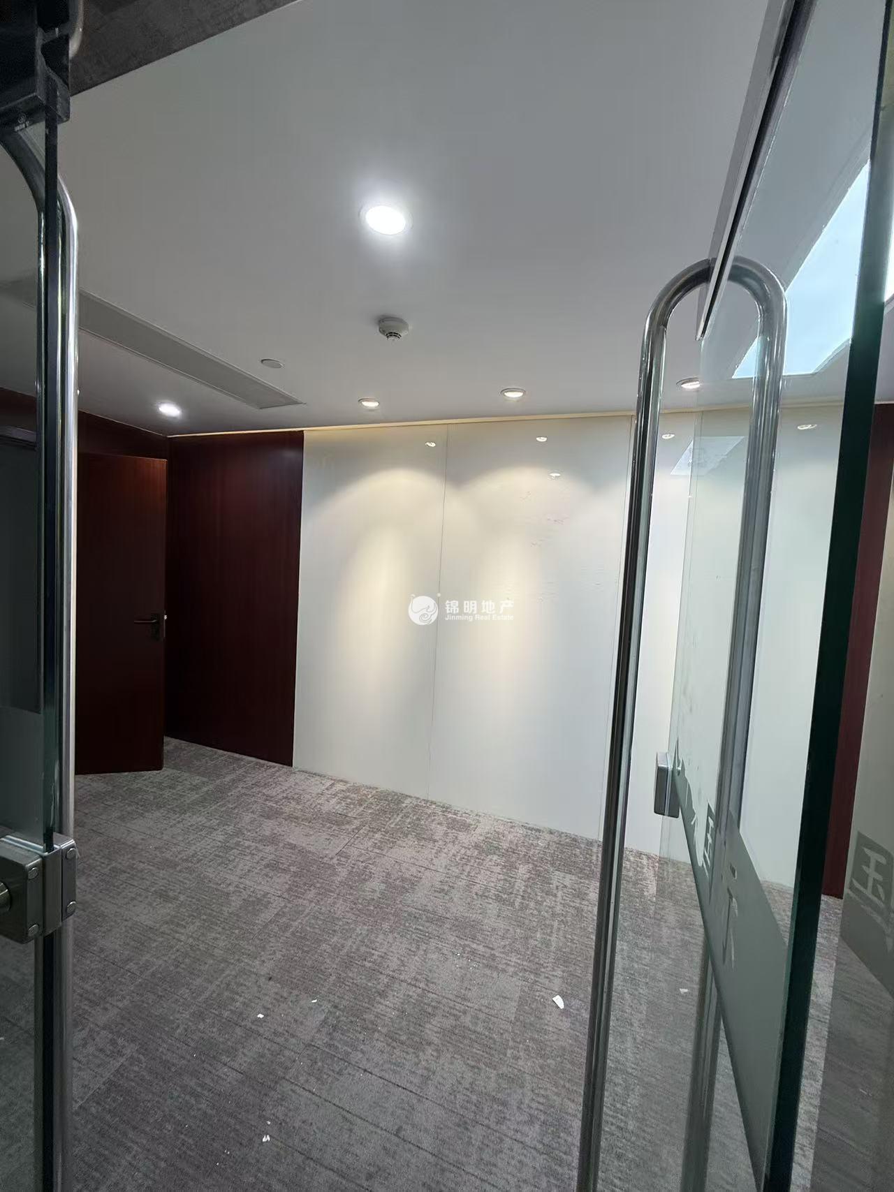 淮海中路香港广场199平米写字楼出租