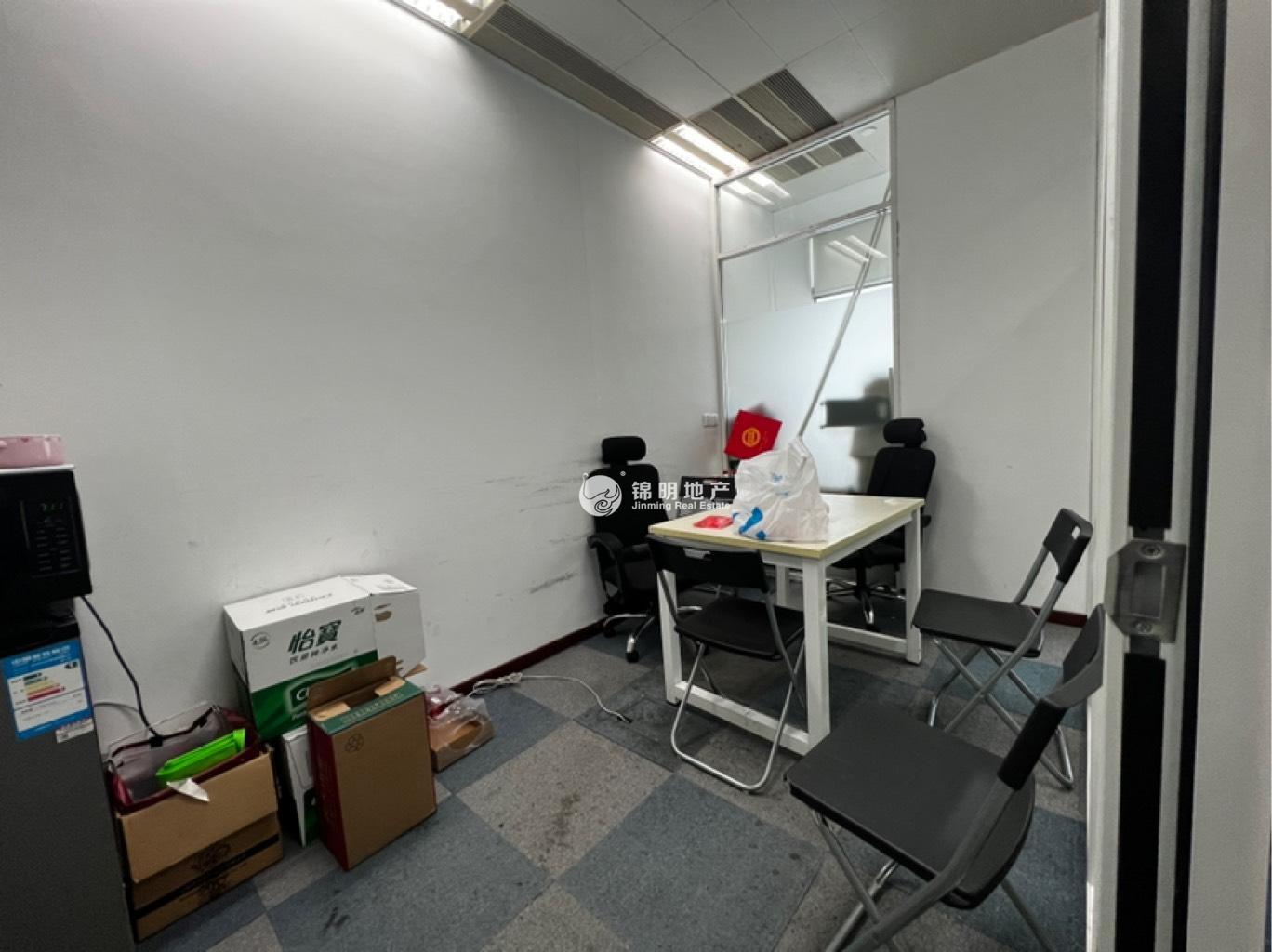 世博滨江绿地海外滩168平米写字楼出租