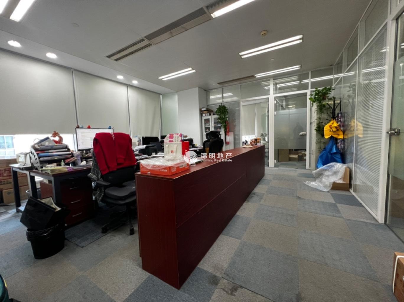 世博滨江绿地海外滩168平米写字楼出租