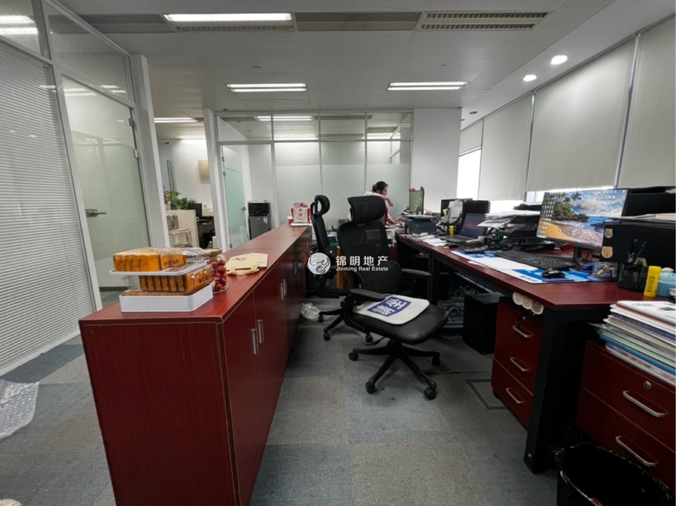 世博滨江绿地海外滩168平米写字楼出租