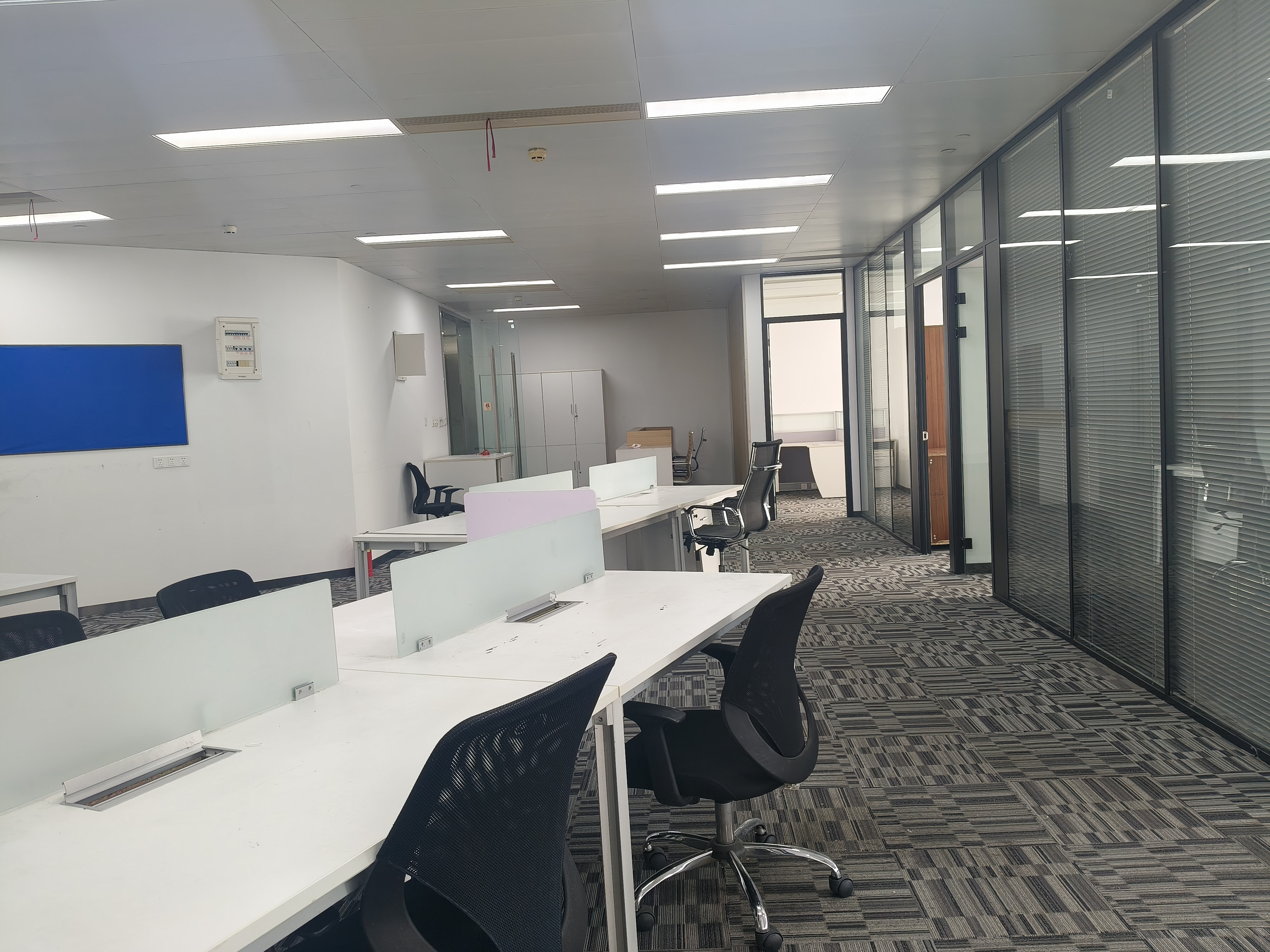 世博滨江绿地海外滩200平米写字楼出租