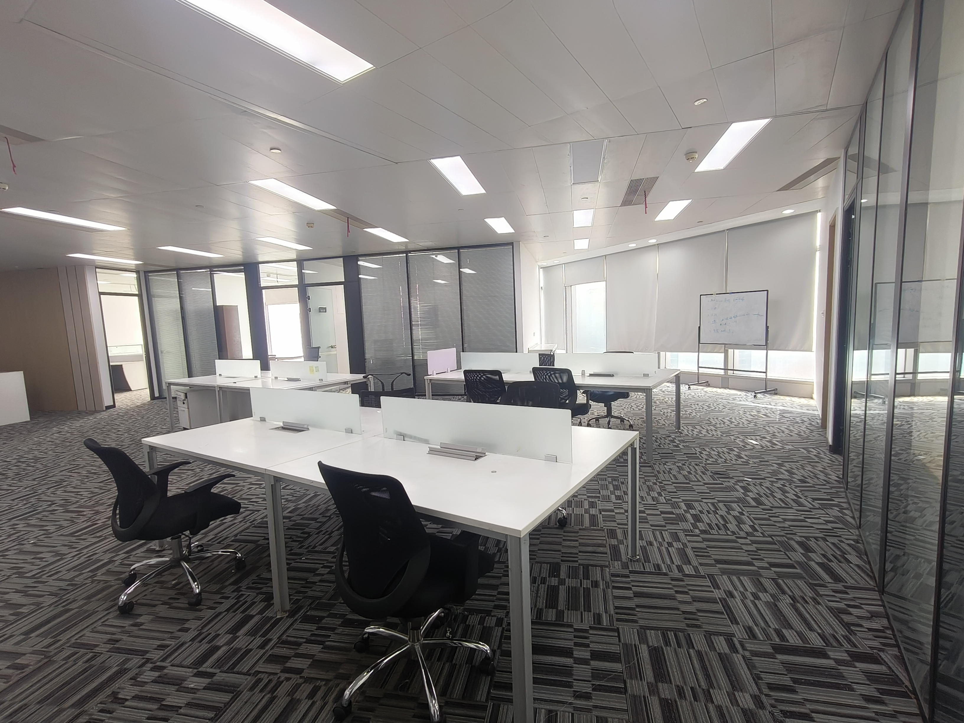 世博滨江绿地海外滩195平米写字楼出租