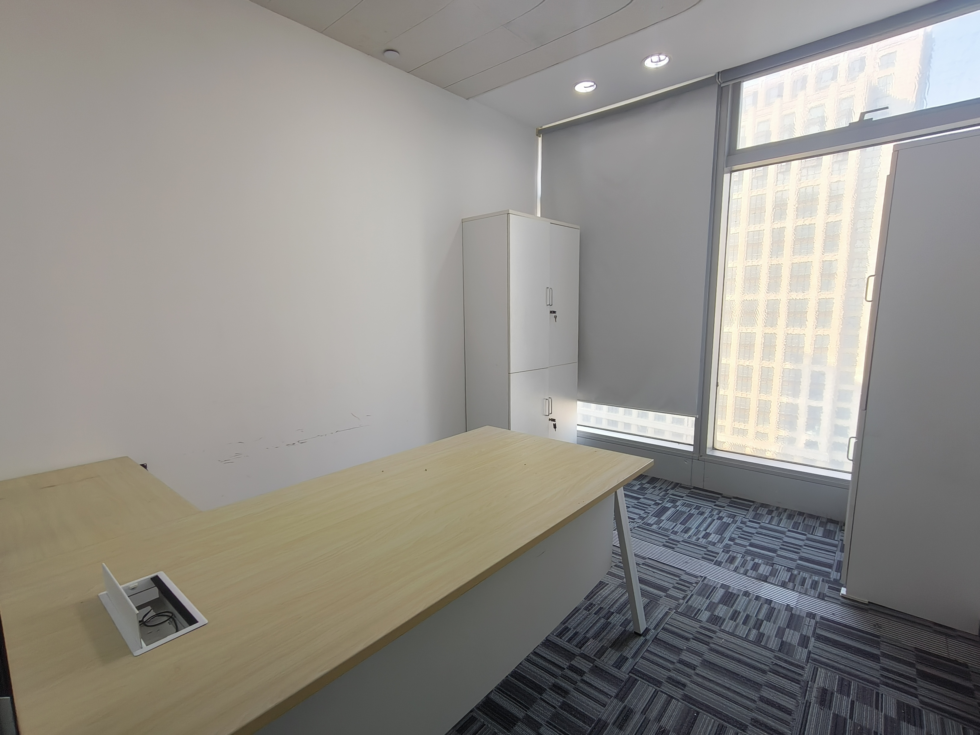 世博滨江绿地海外滩195平米写字楼出租