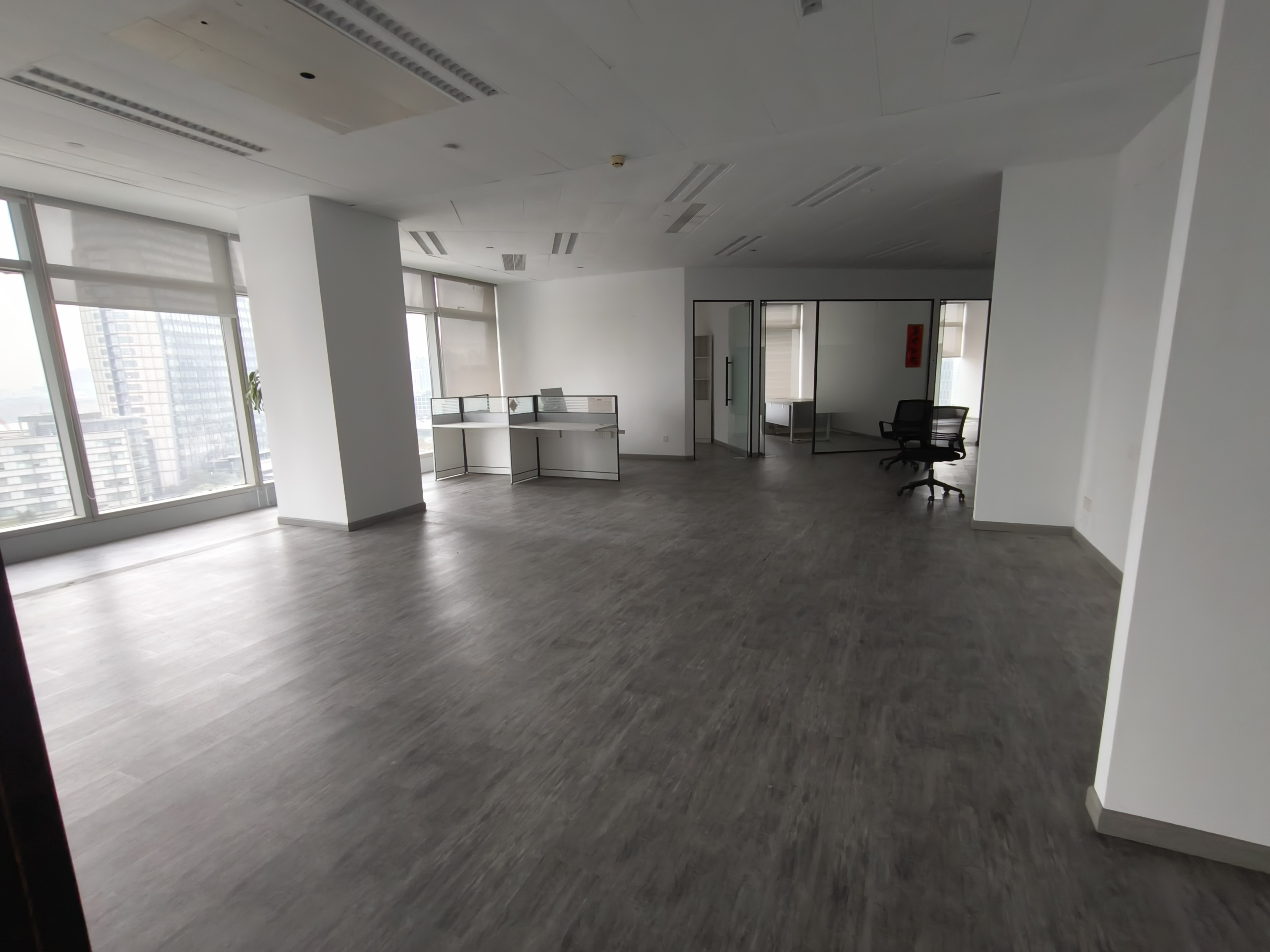 世博滨江绿地海外滩202平米写字楼出租