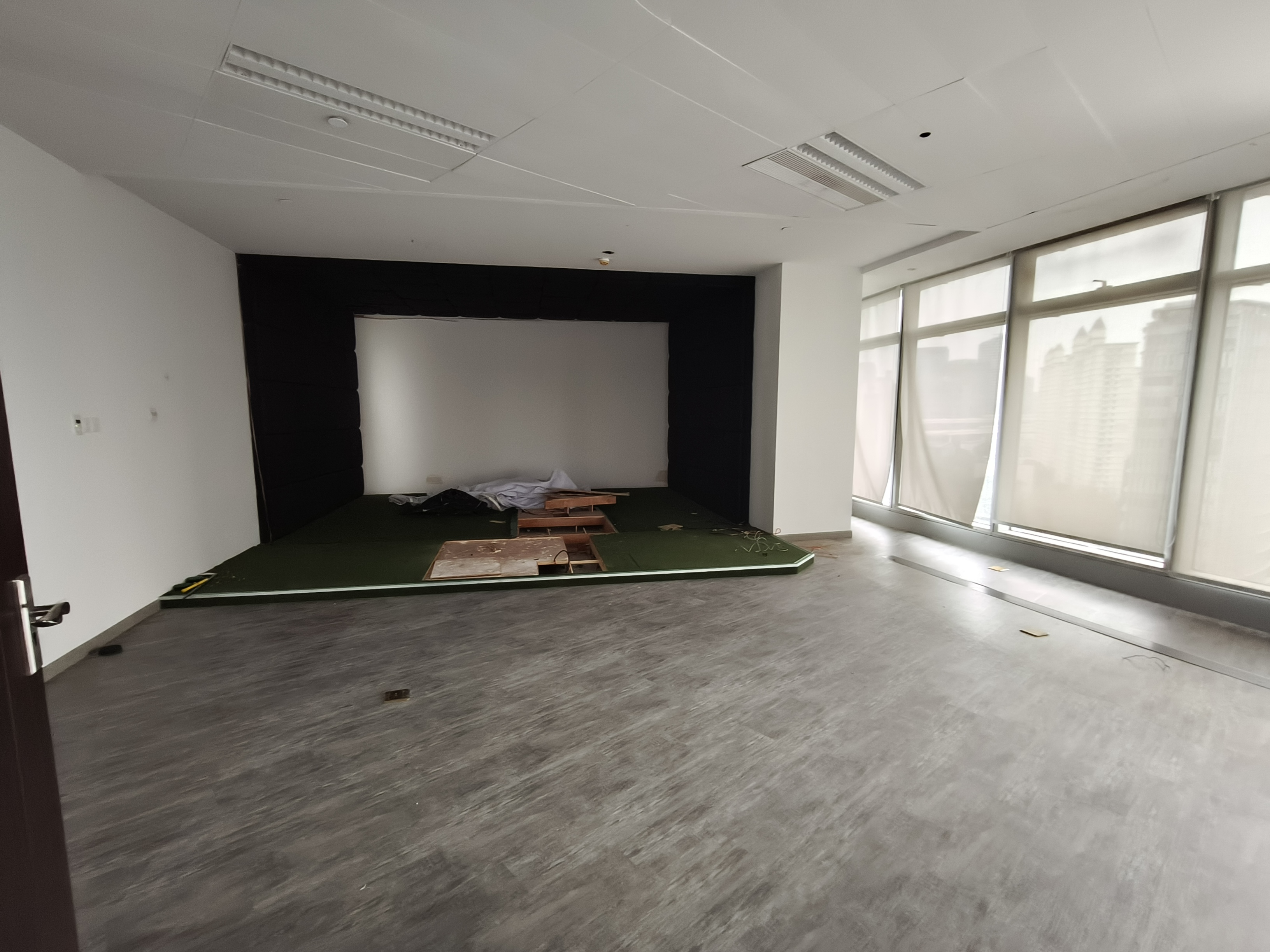 世博滨江绿地海外滩202平米写字楼出租