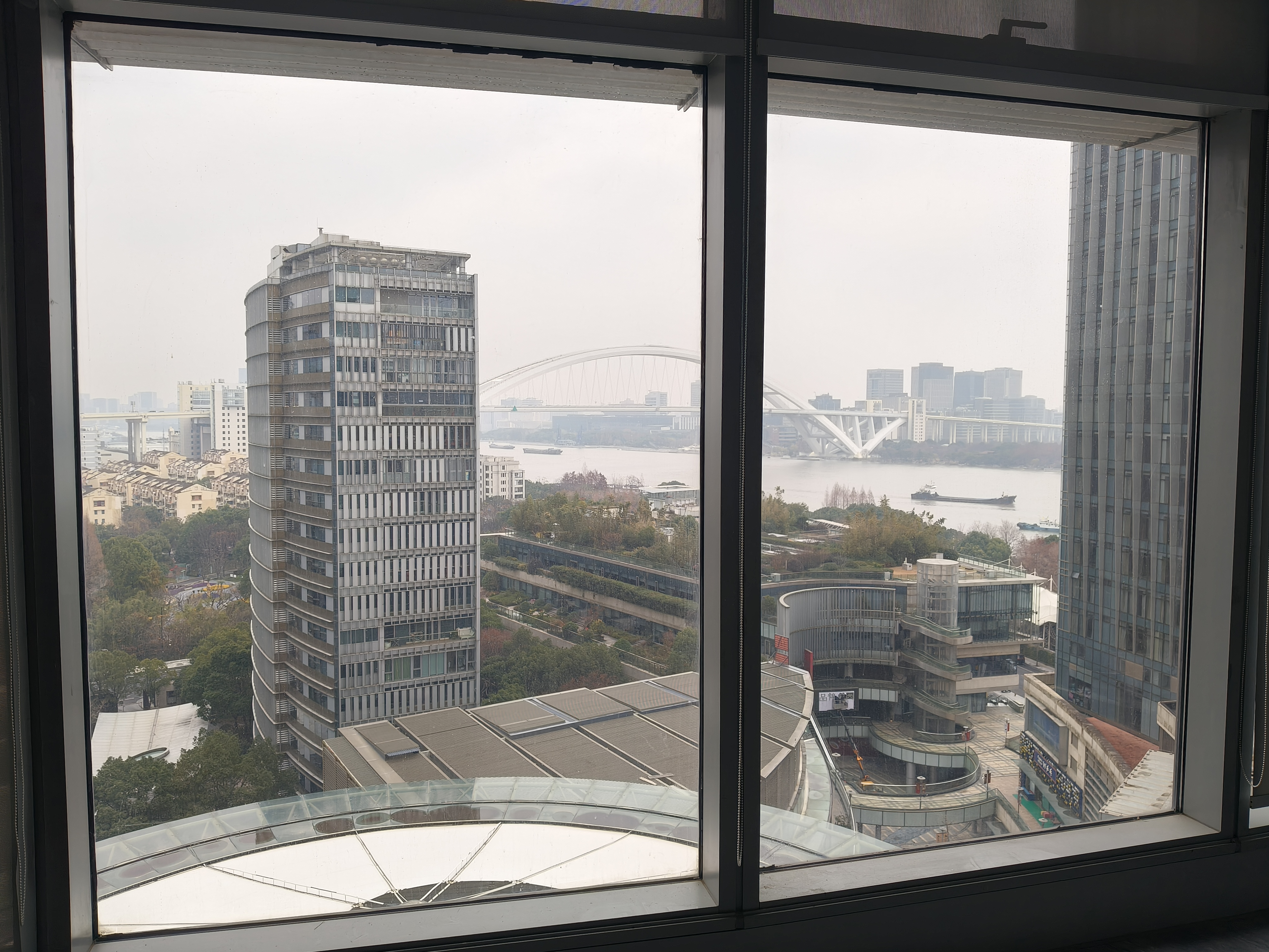 世博滨江绿地海外滩232平米写字楼出租