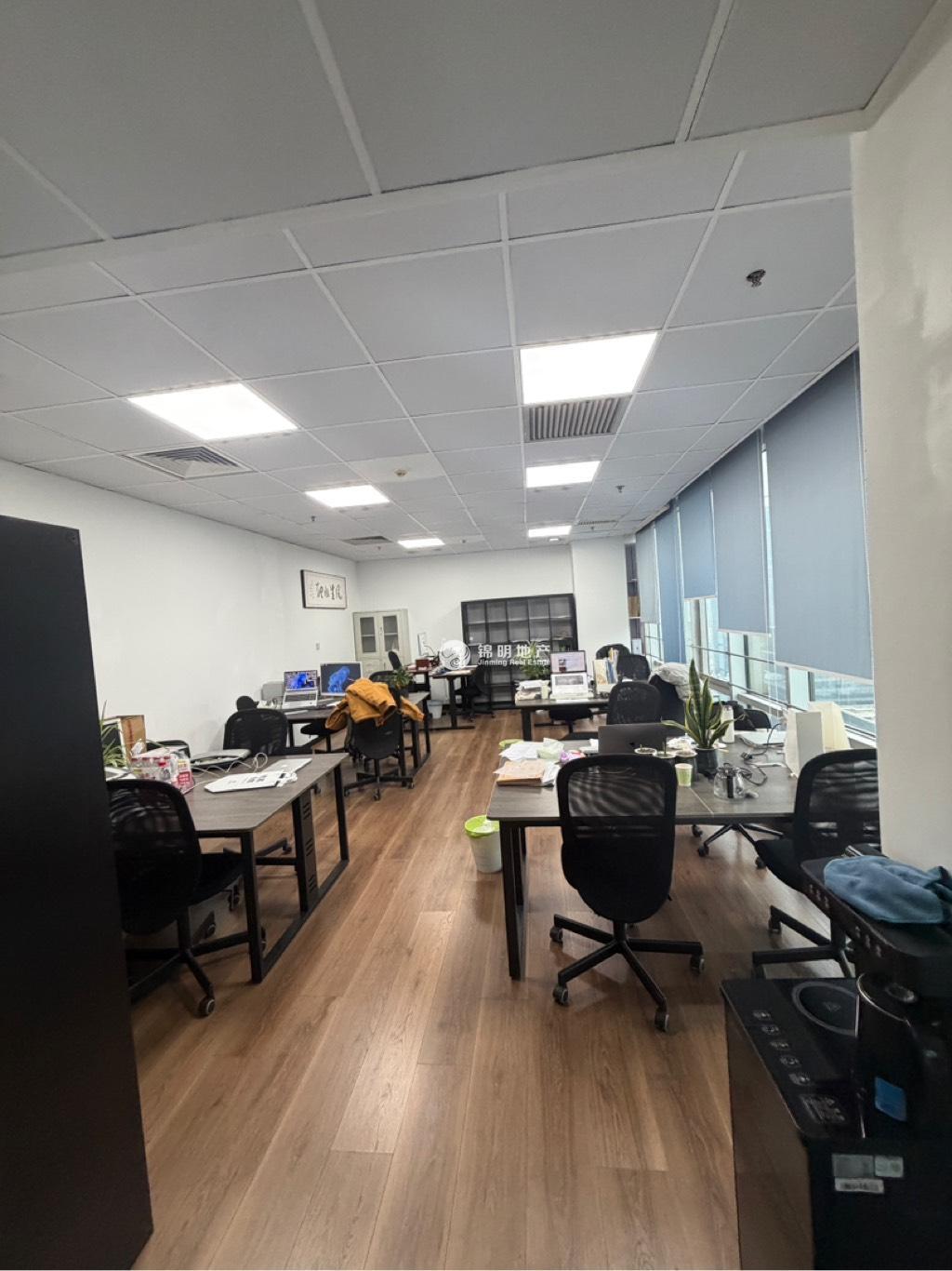 不夜城上海现代交通商务大厦73平米写字楼出租