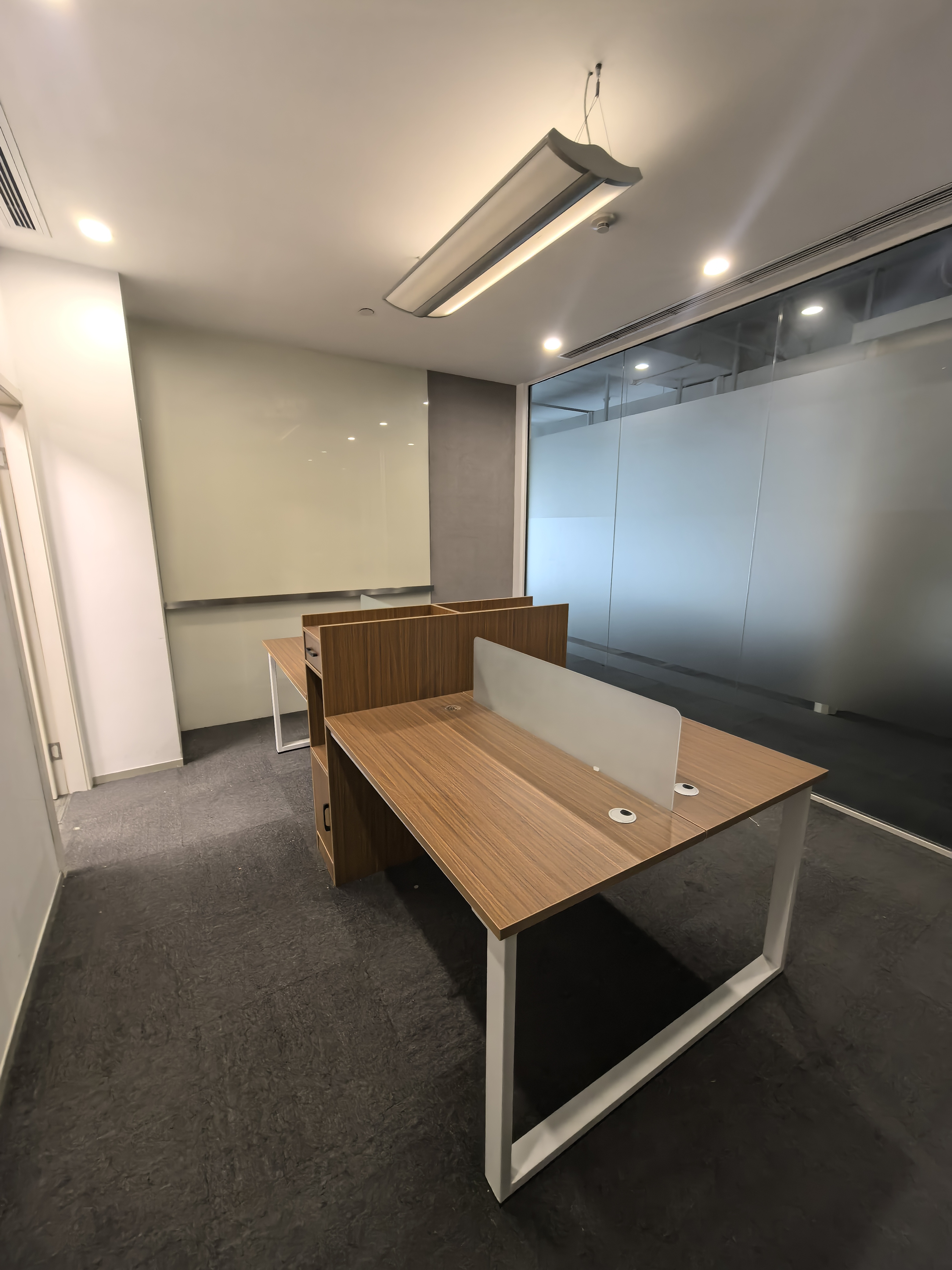 南京西路晶采世纪大厦146平米写字楼出租