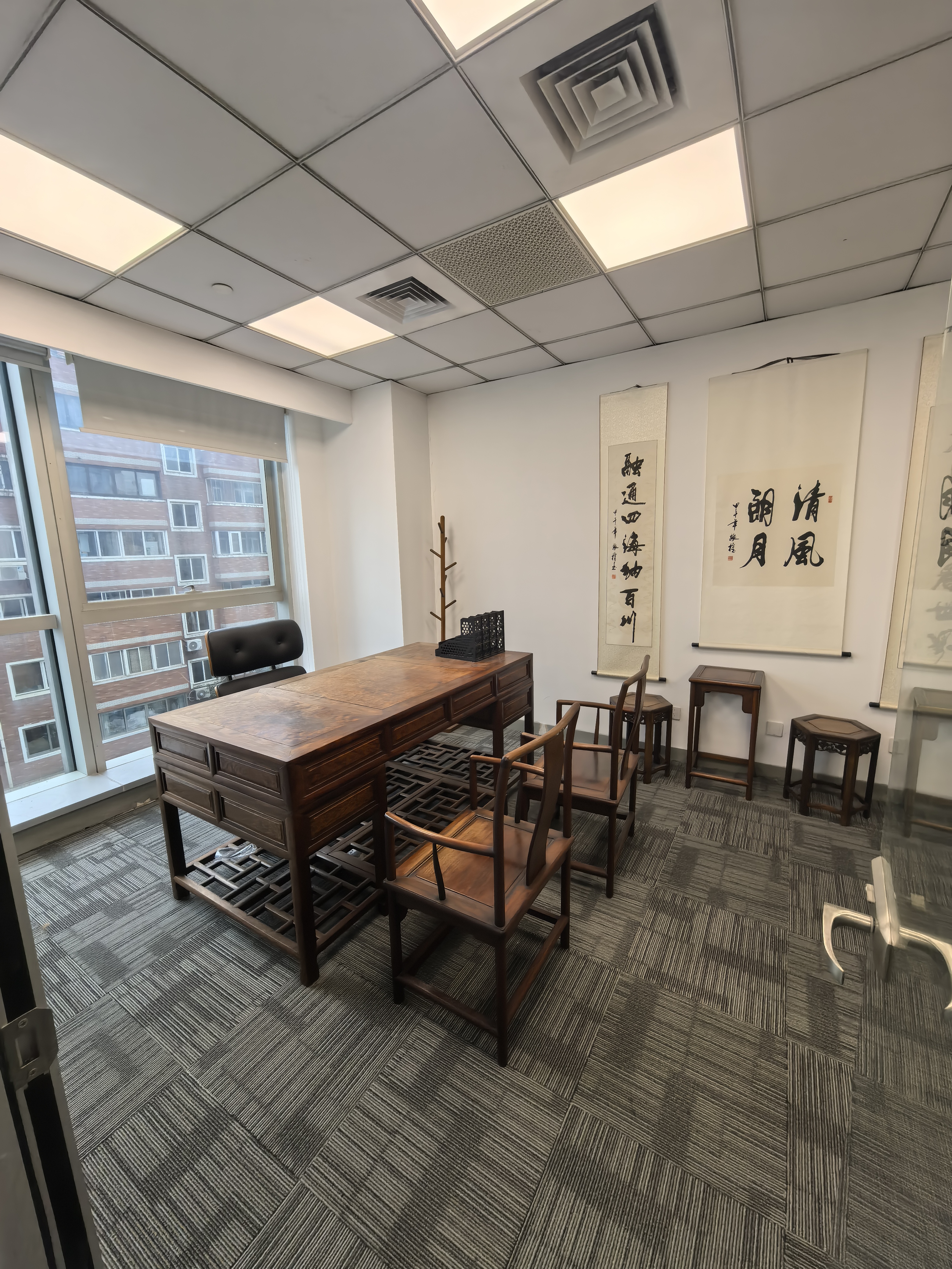 南京西路晶采世纪大厦146平米写字楼出租