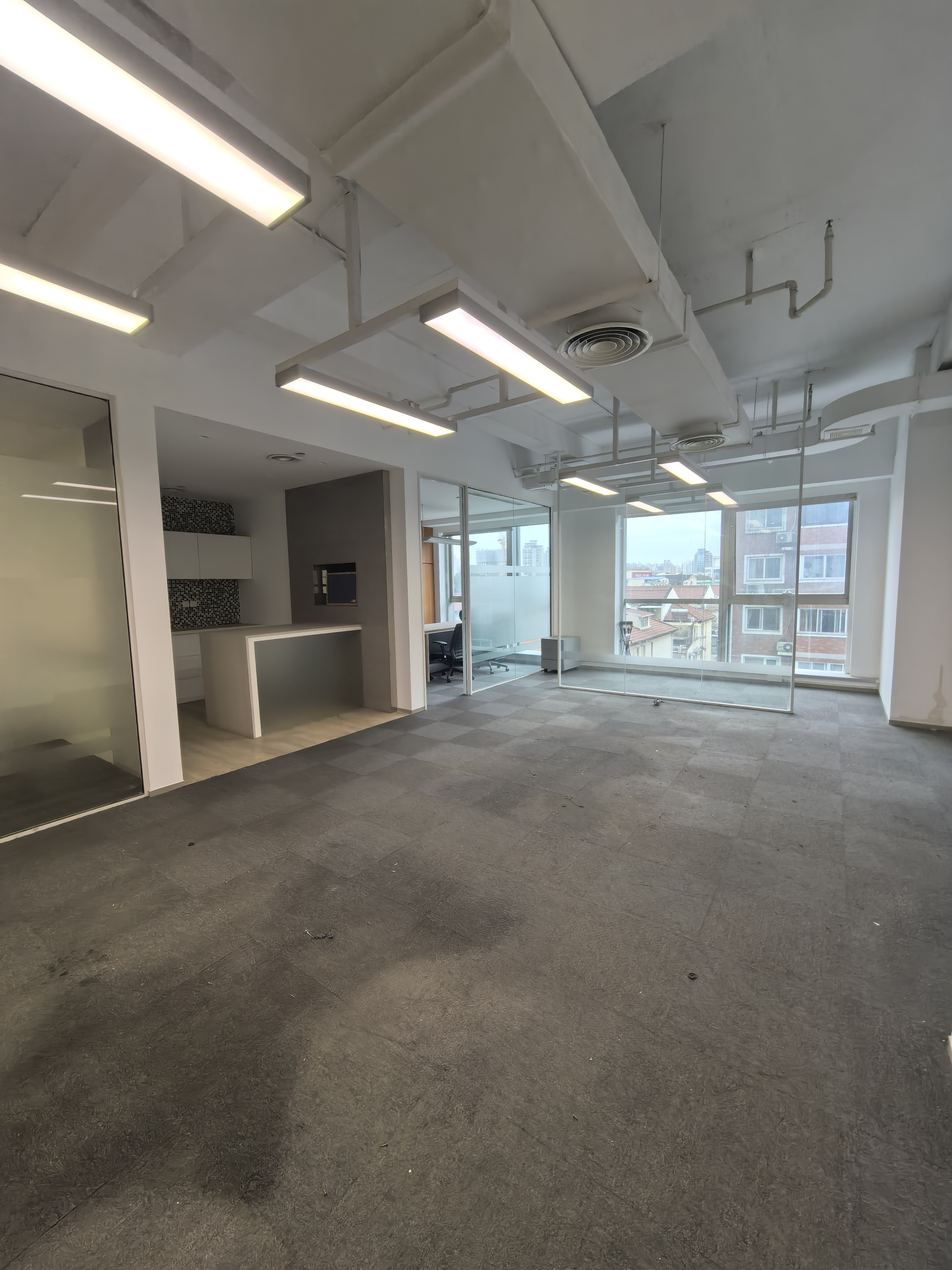 南京西路晶采世纪大厦126平米写字楼出租